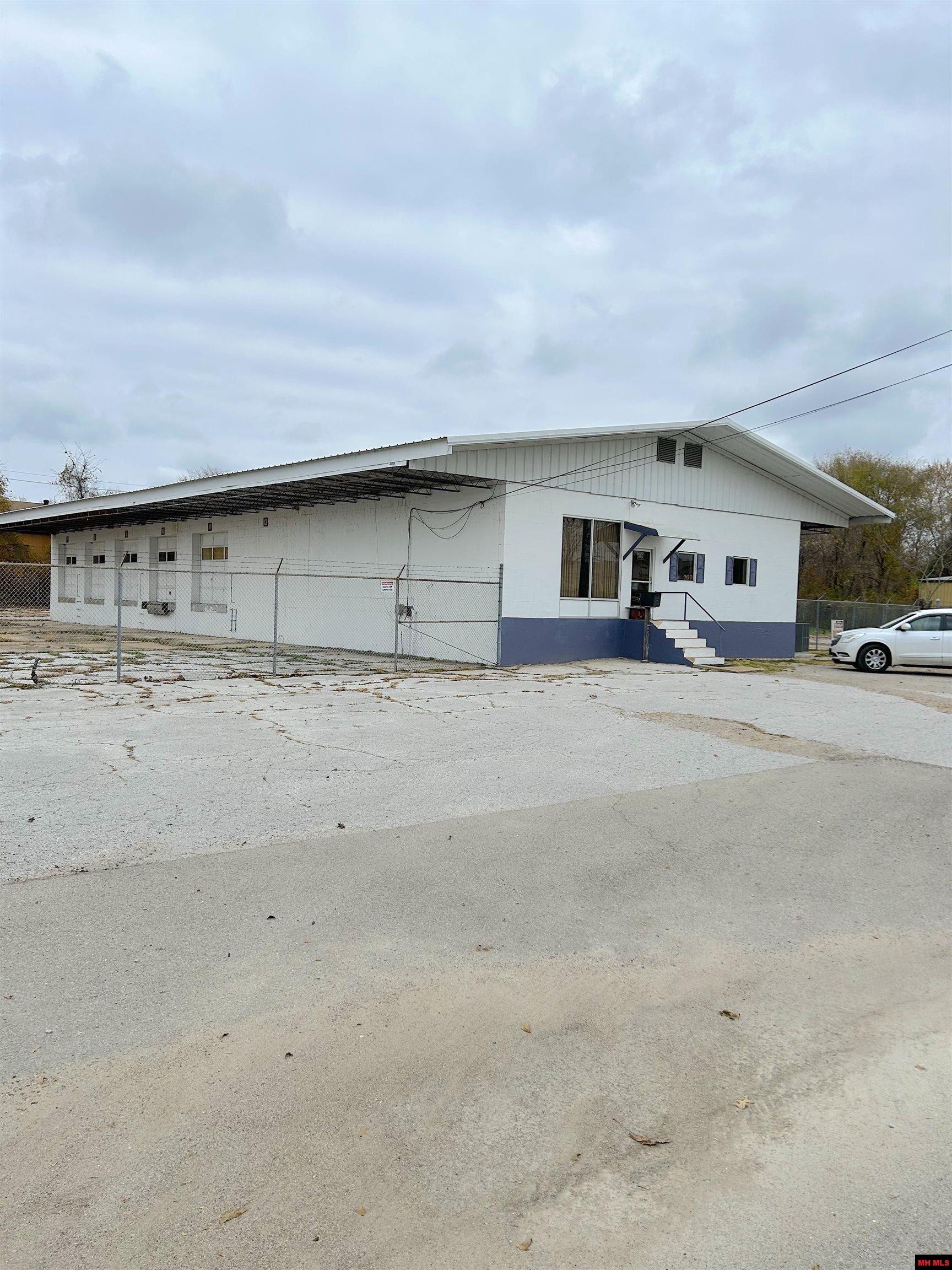 209 E WADE AVENUE Mountain Home, AR