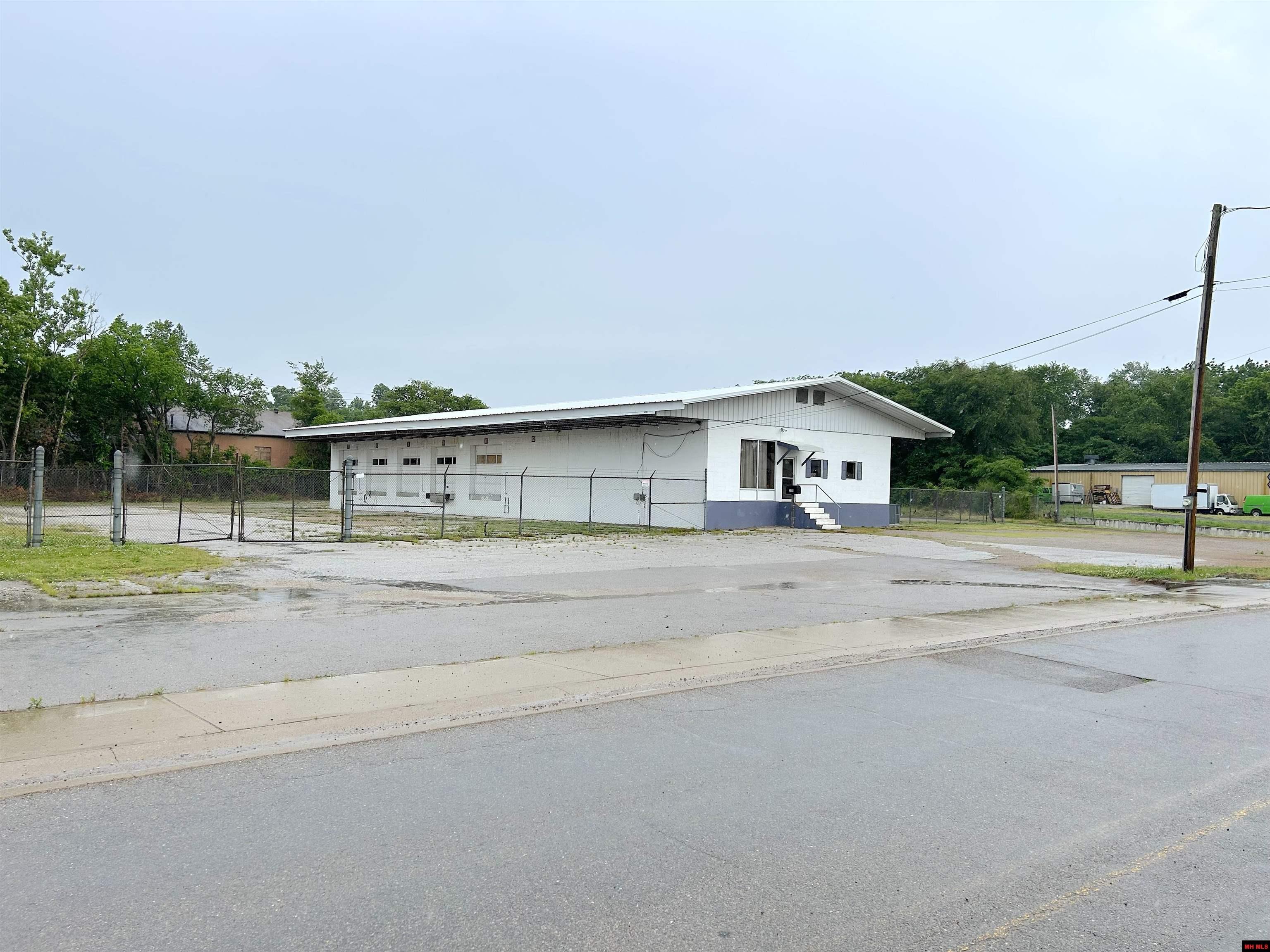 209 E WADE AVENUE Mountain Home, AR