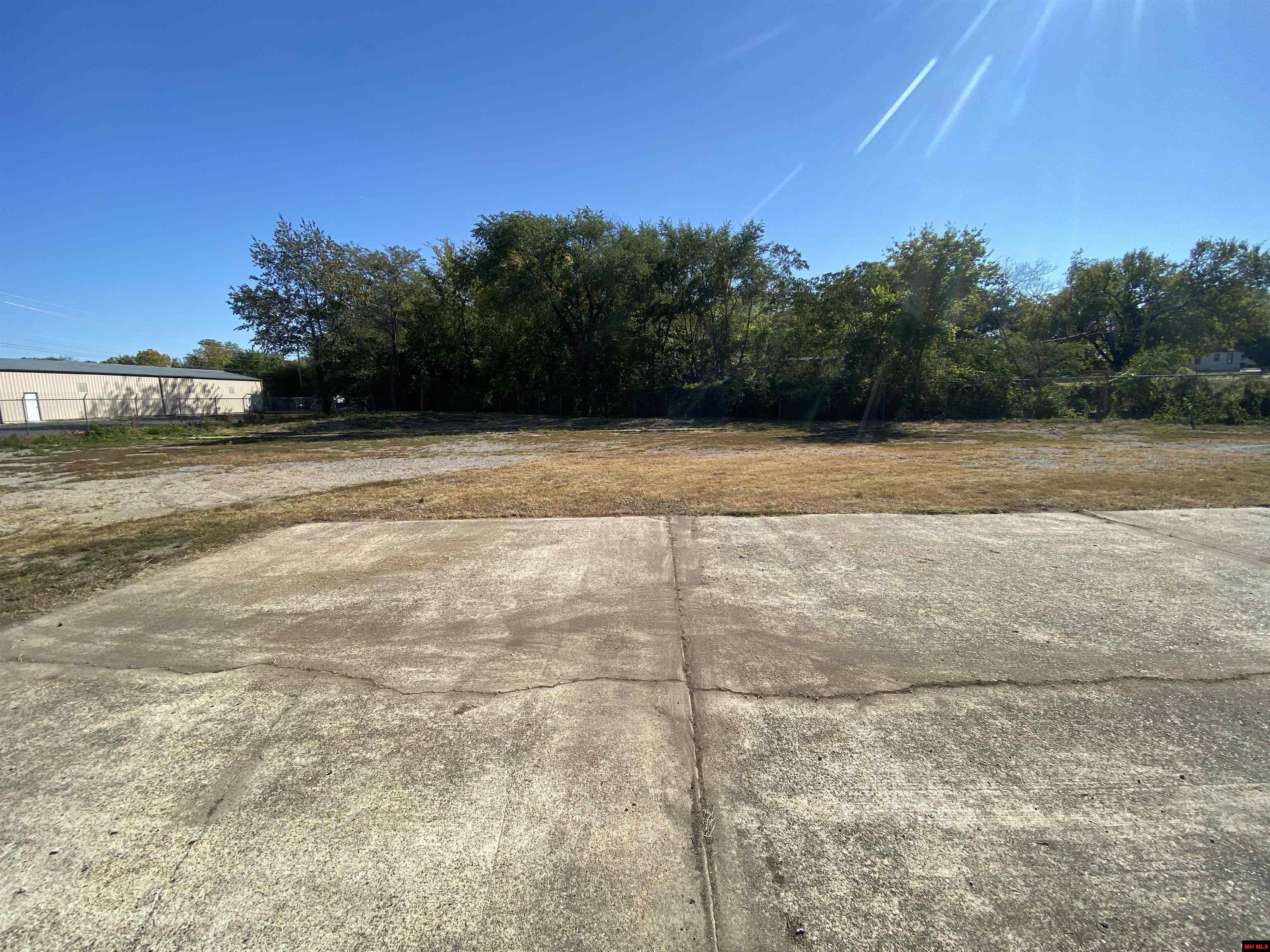 209 E WADE AVENUE Mountain Home, AR