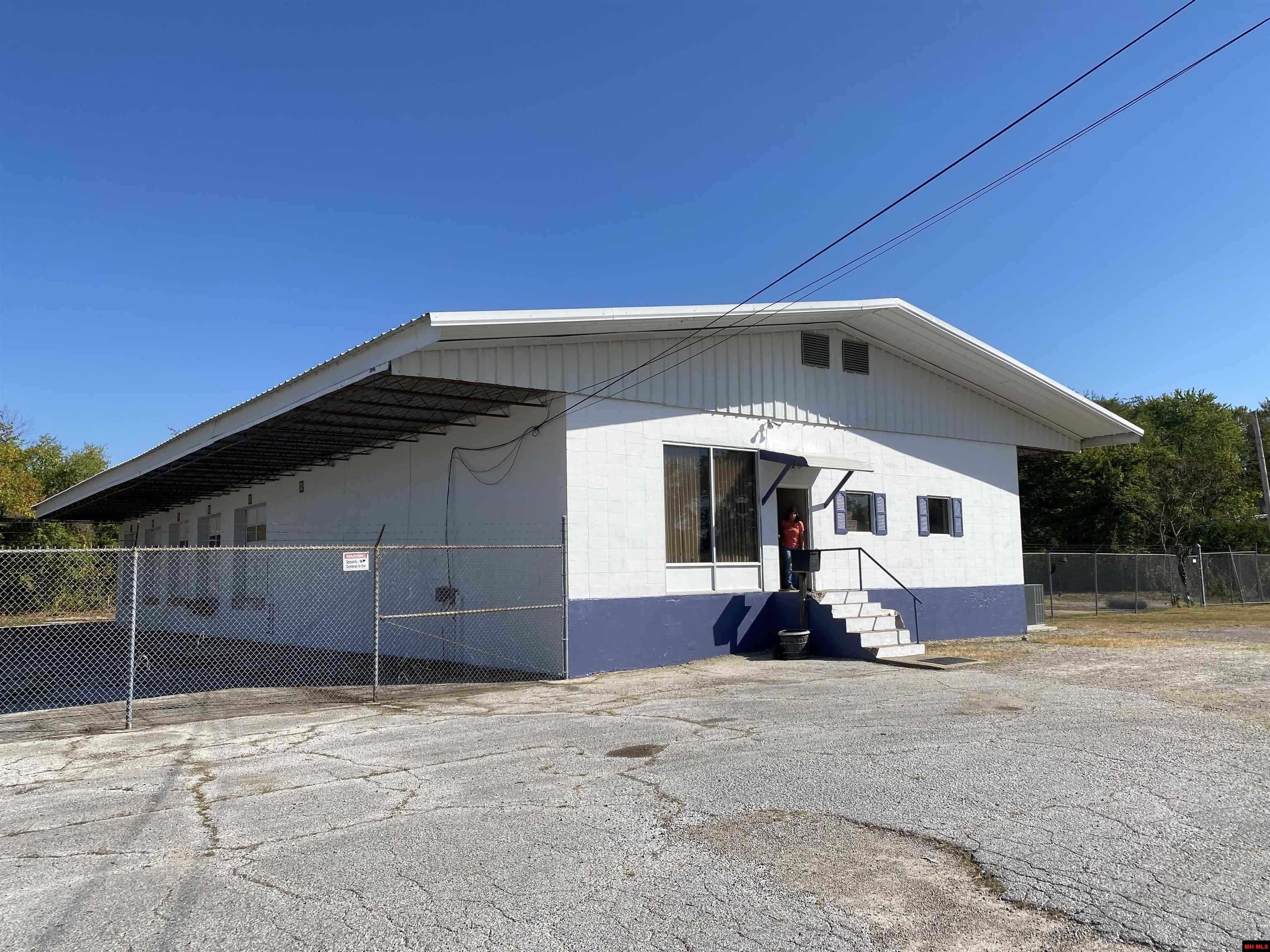 209 E WADE AVENUE Mountain Home, AR