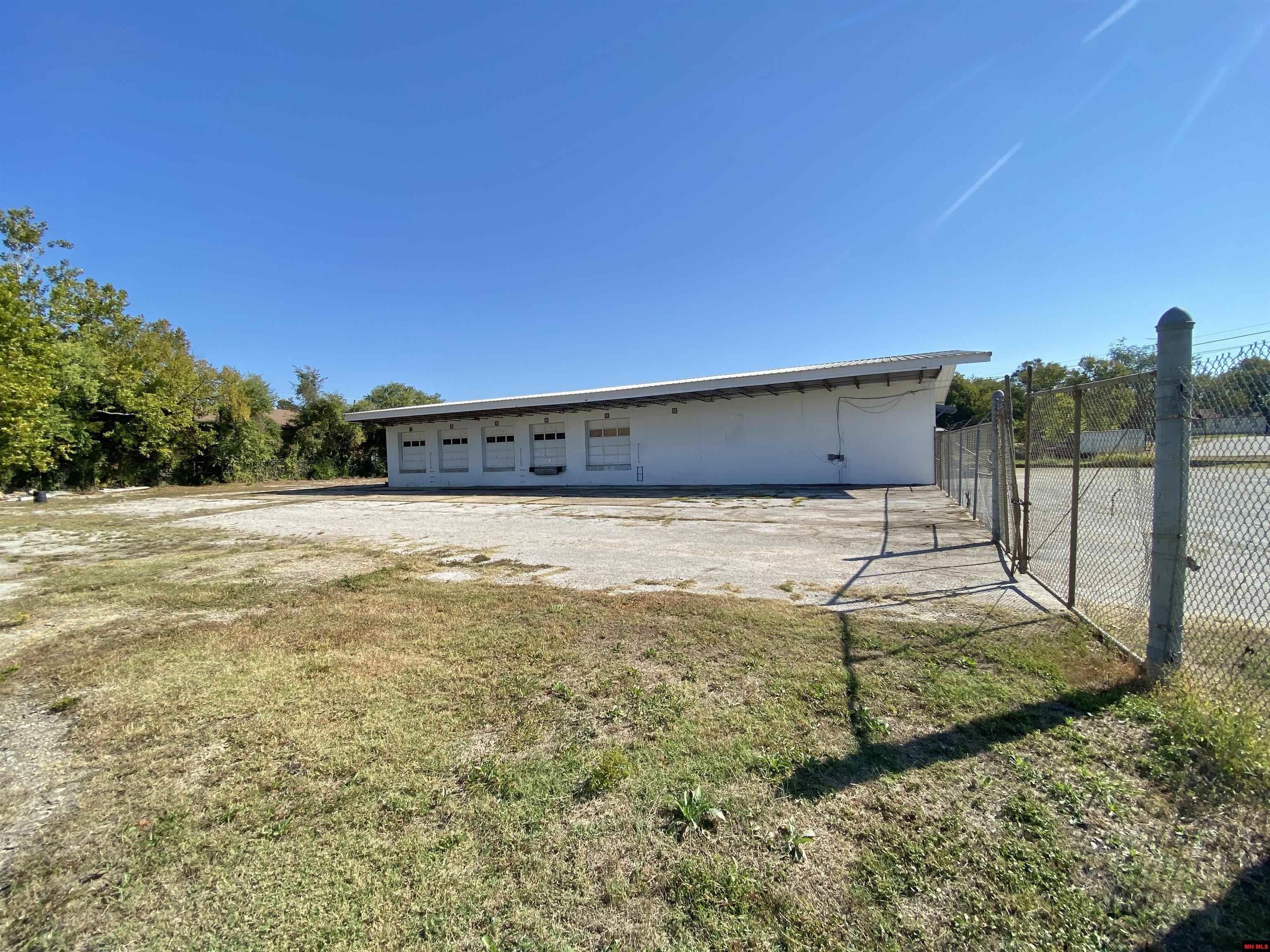 209 E WADE AVENUE Mountain Home, AR