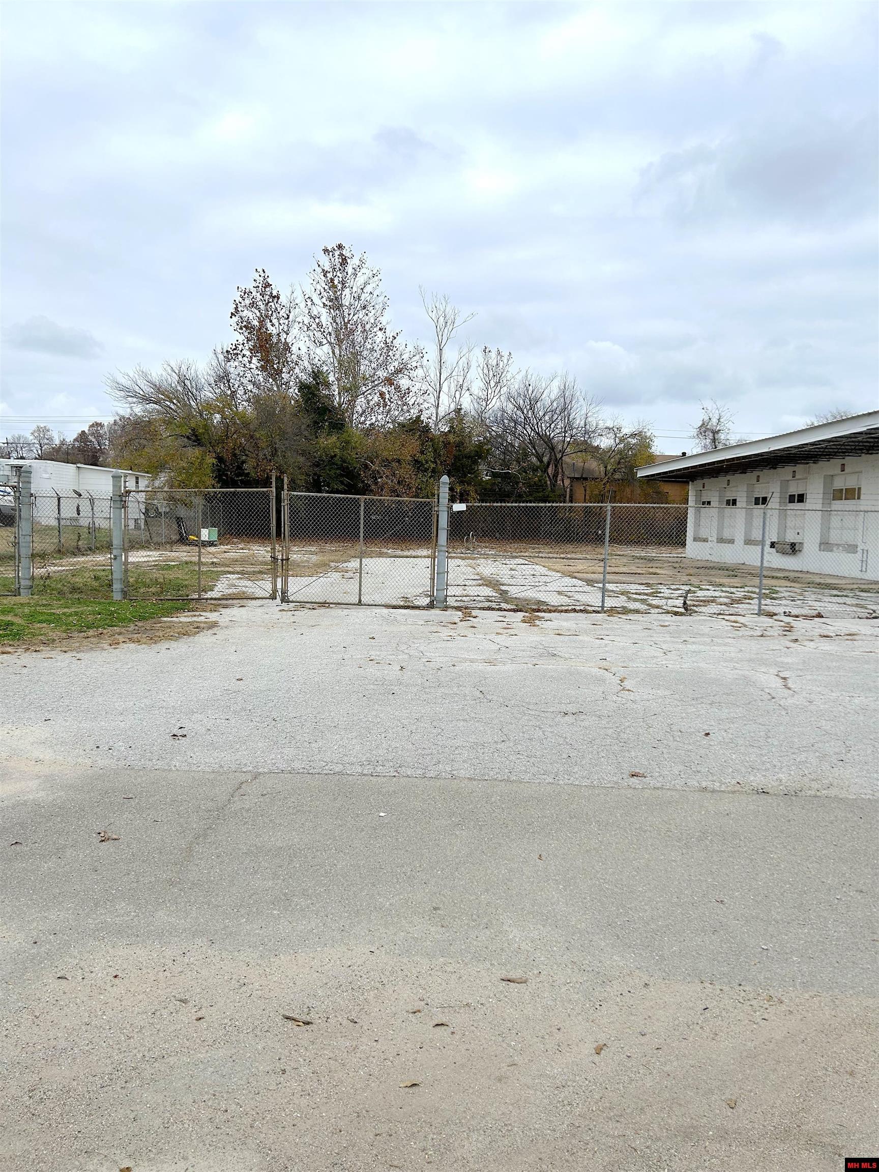 209 E WADE AVENUE Mountain Home, AR