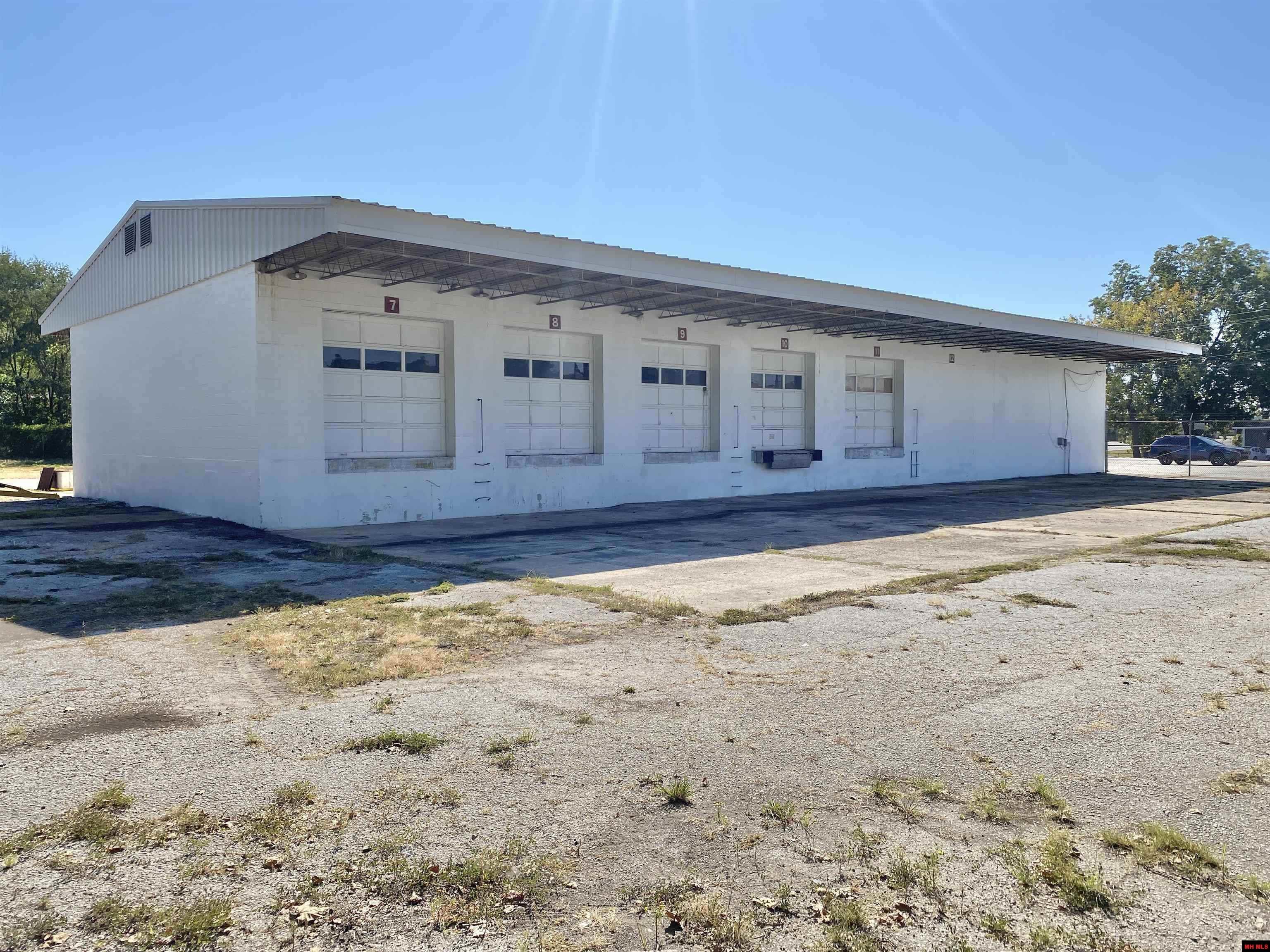 209 E WADE AVENUE Mountain Home, AR