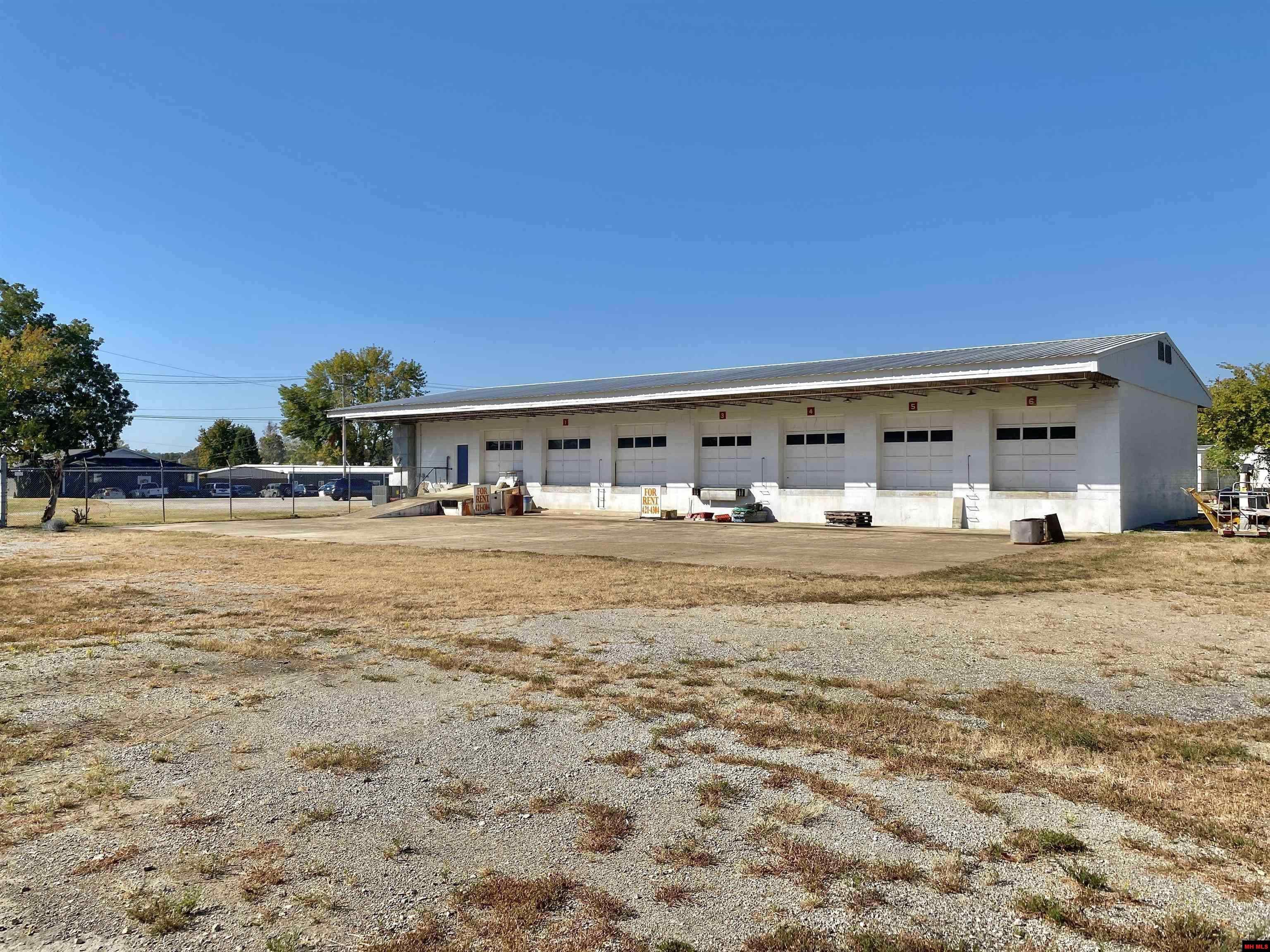 209 E WADE AVENUE Mountain Home, AR