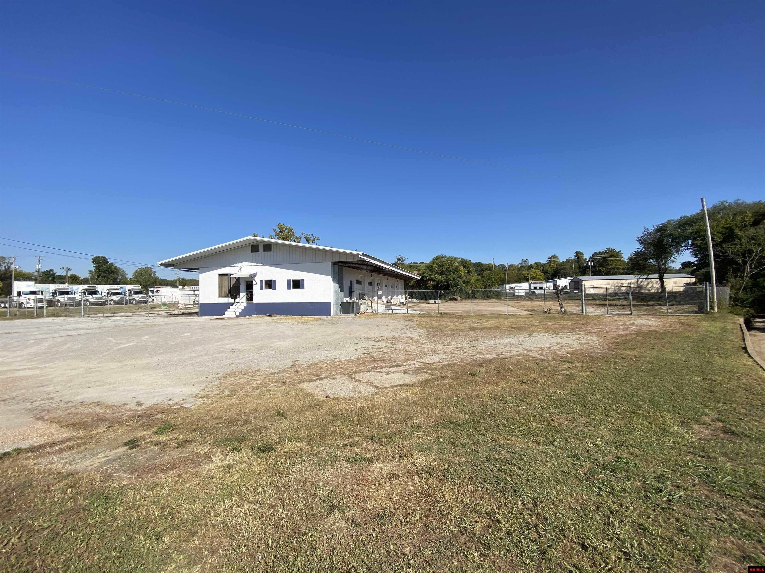 209 E WADE AVENUE Mountain Home, AR