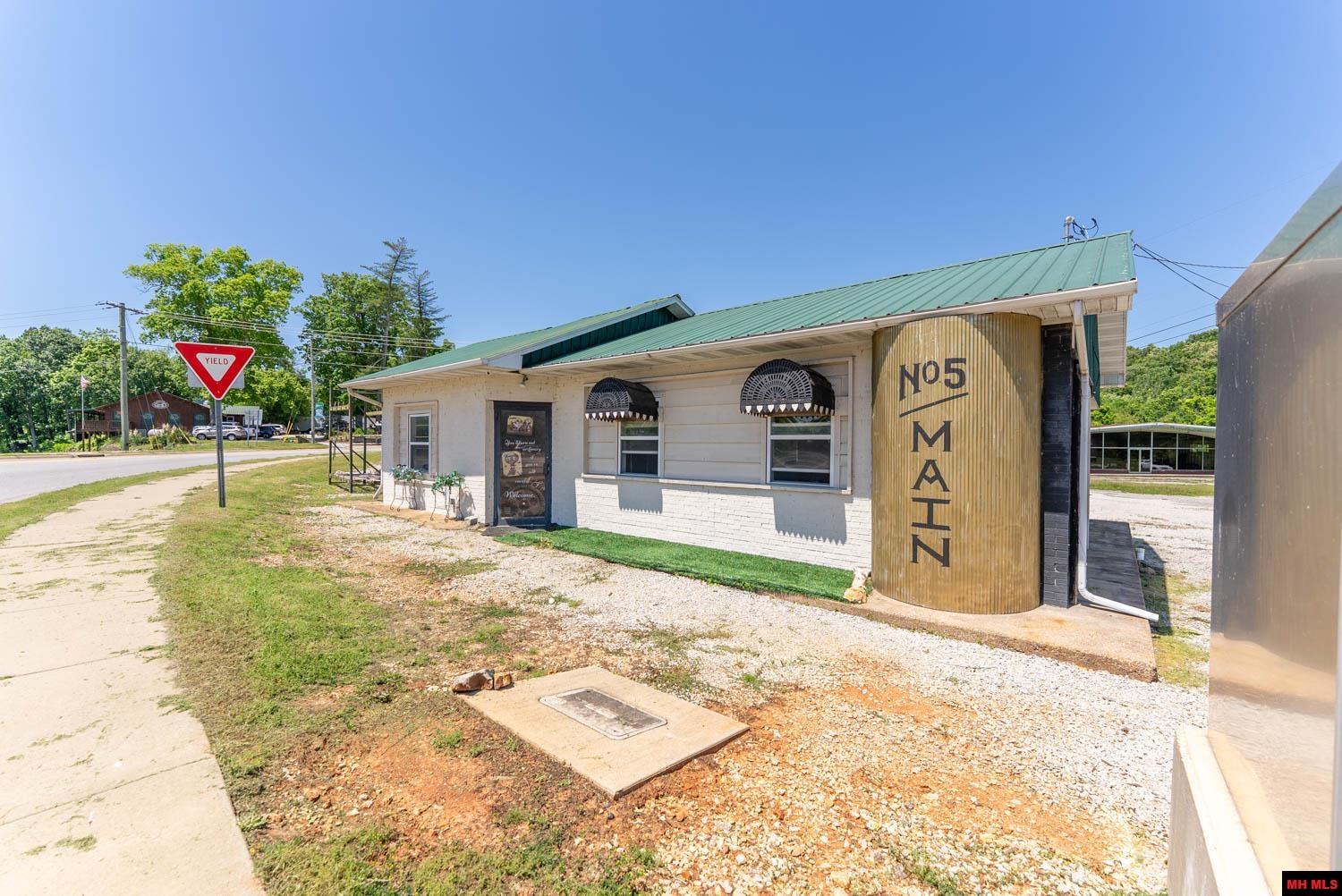 15 Main Street
