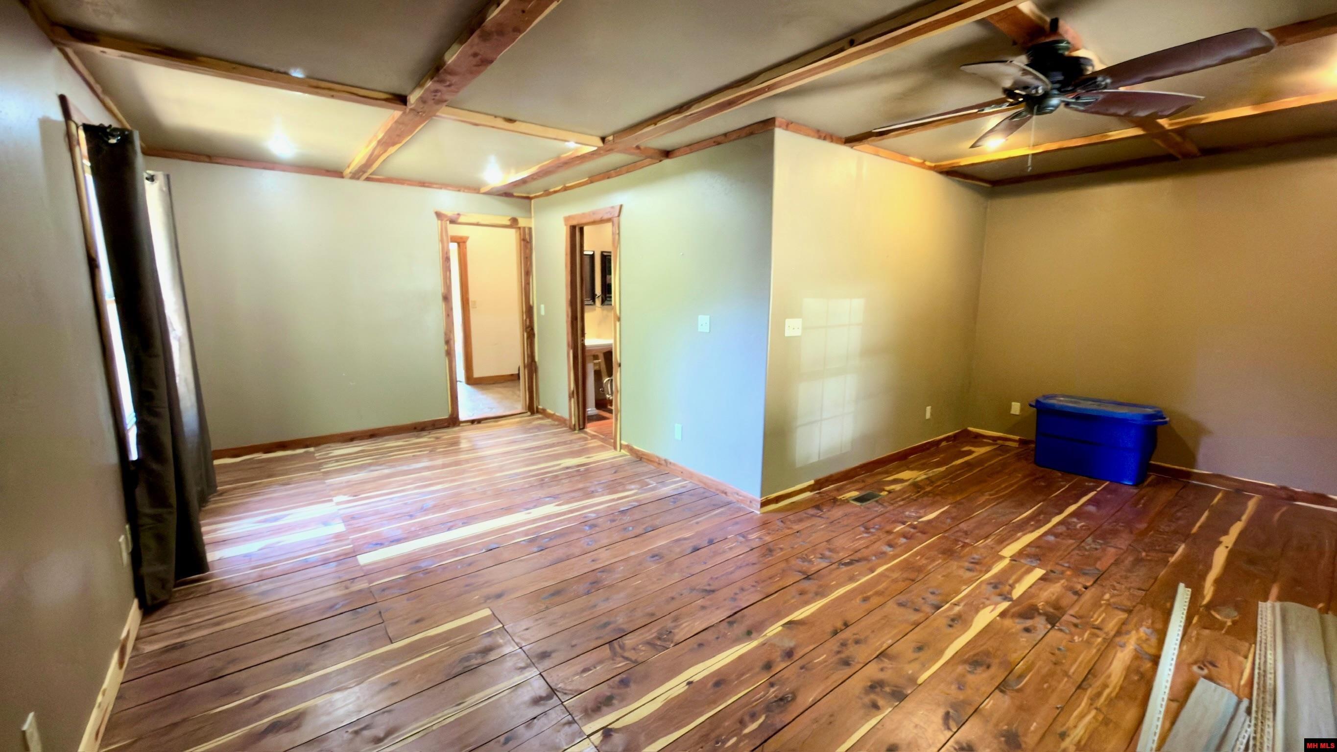 1027 Blue Wing Road