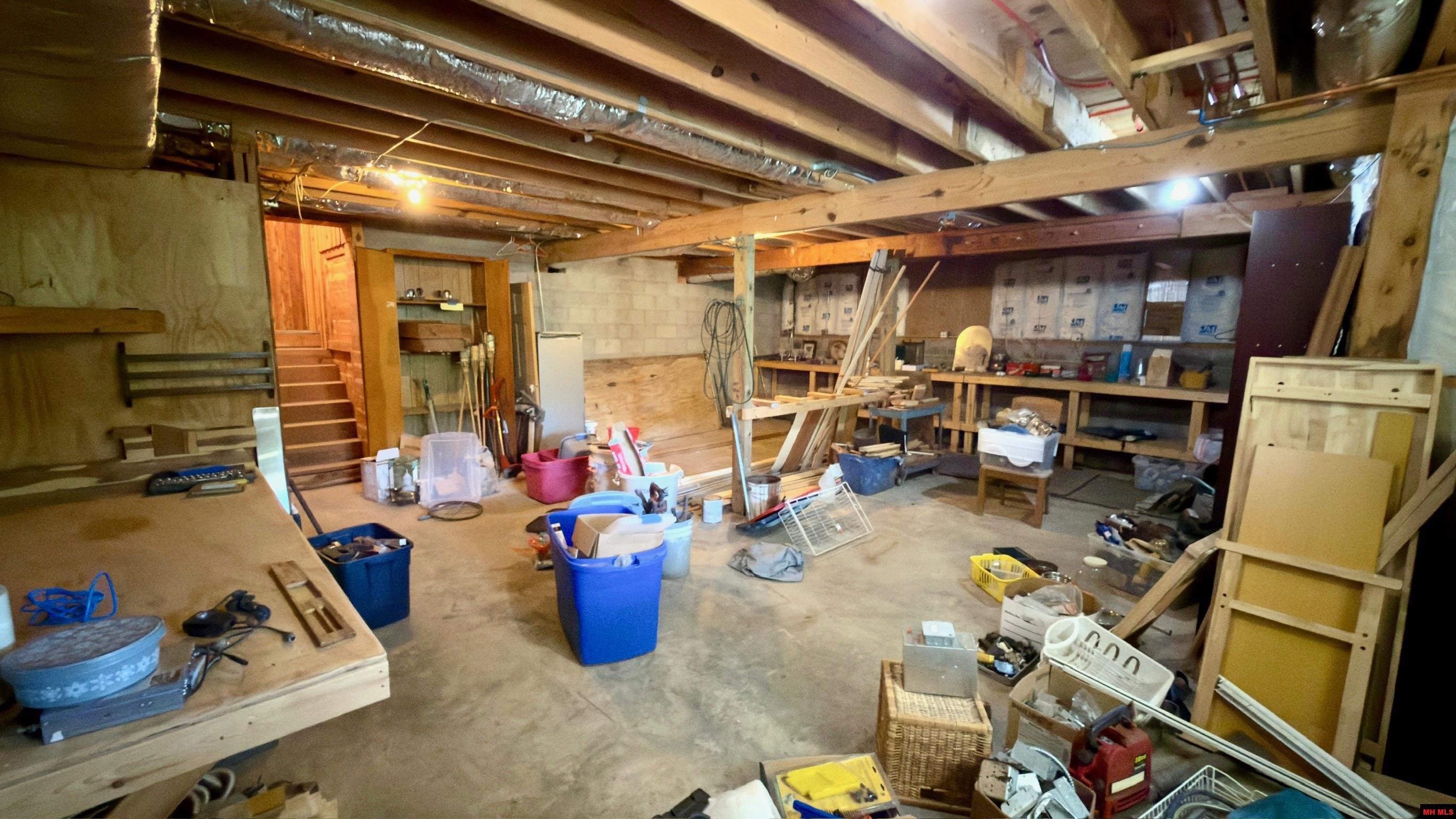 1027 Blue Wing Road
