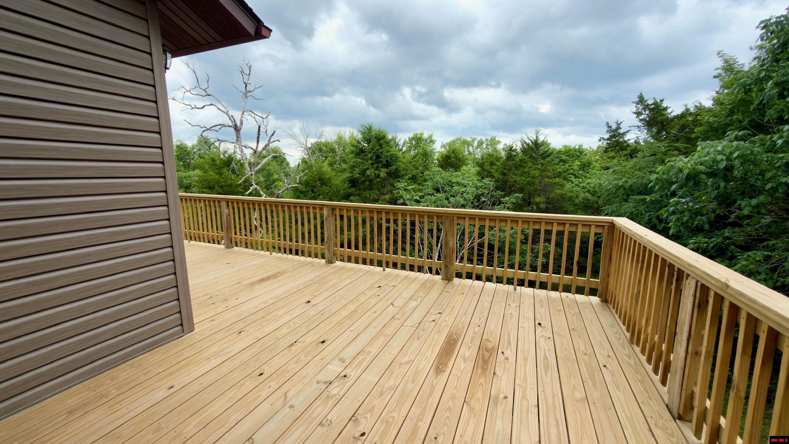 1027 Blue Wing Road
