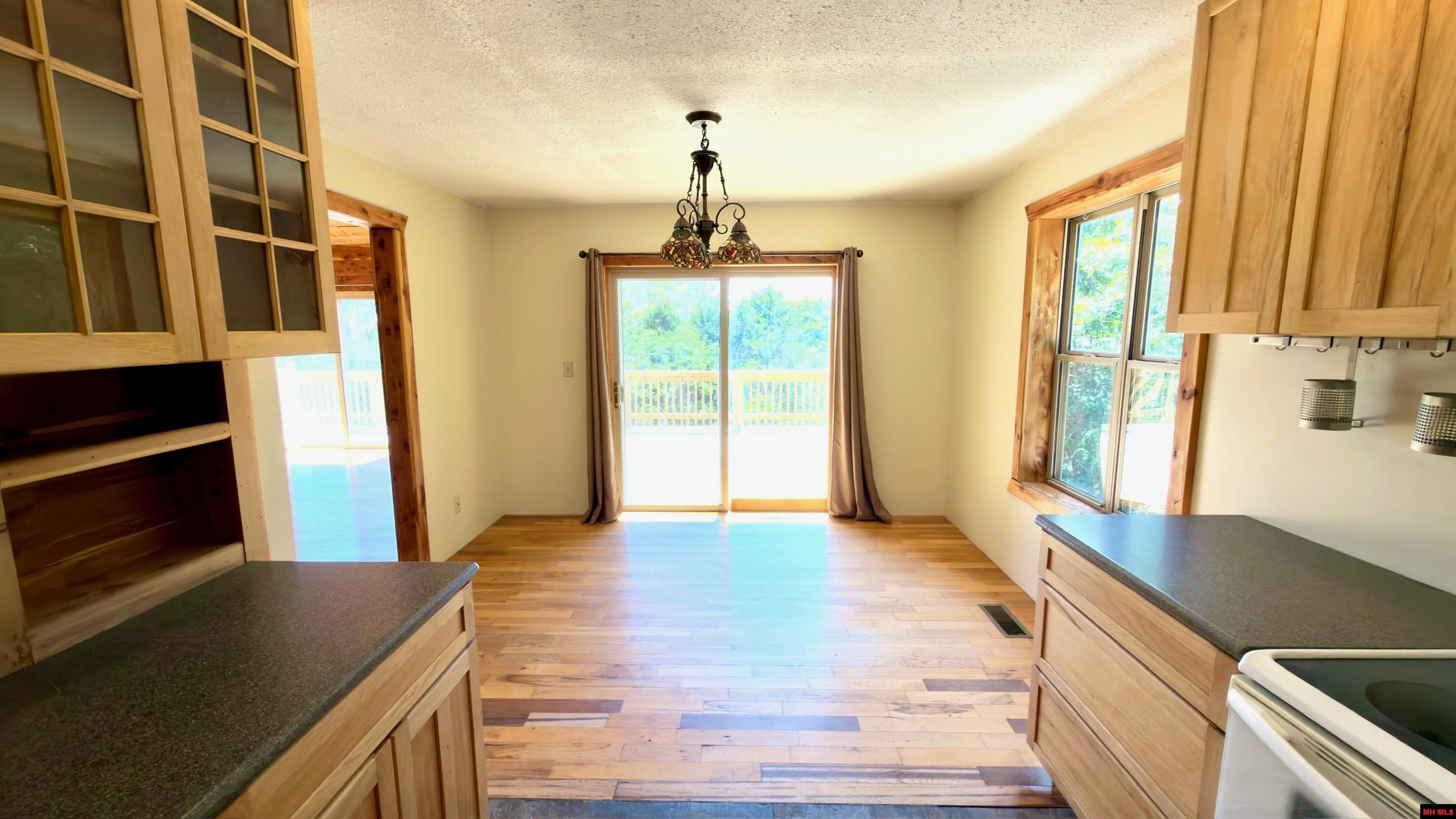 1027 Blue Wing Road