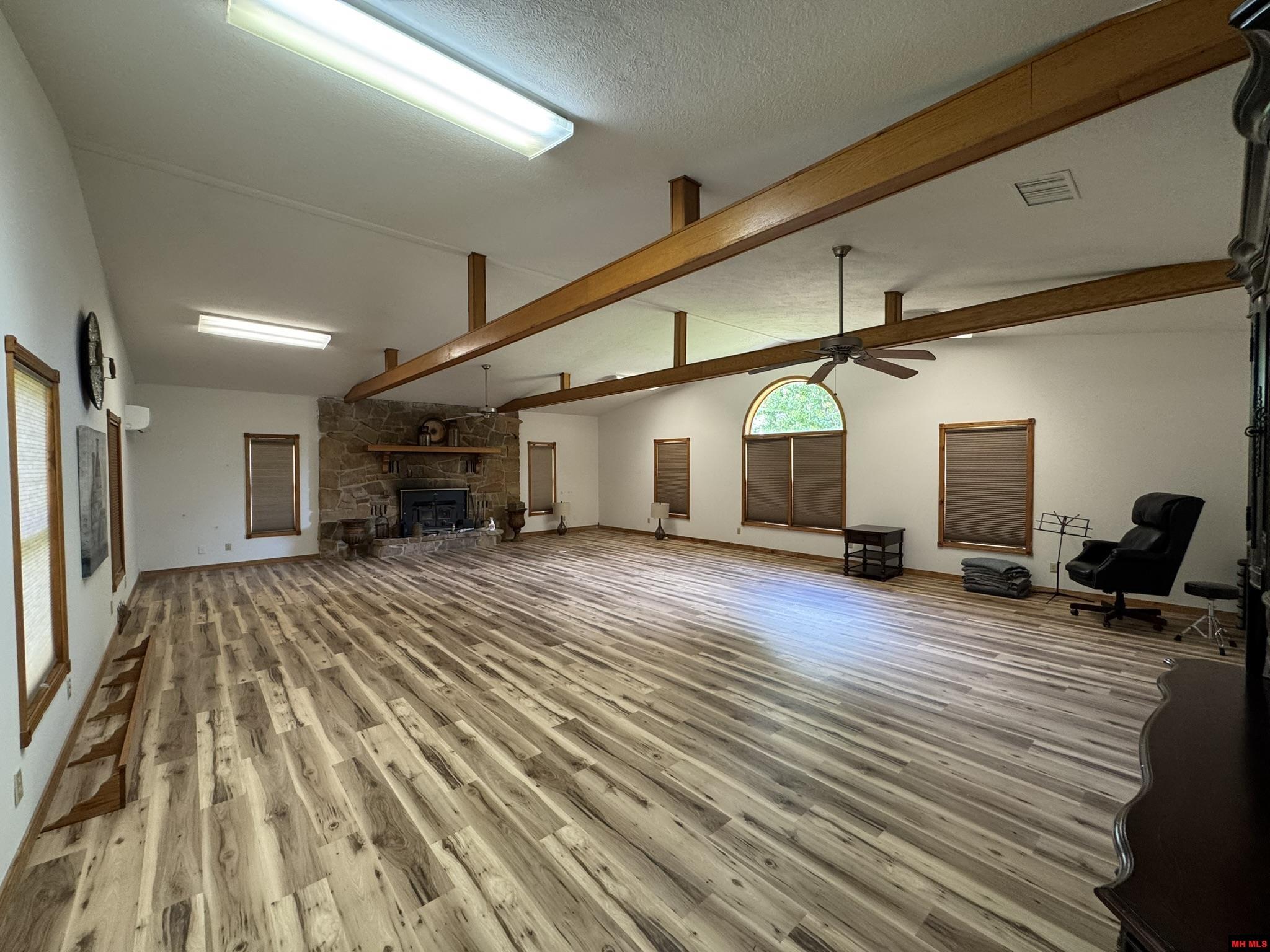 12547 Hwy 201 North