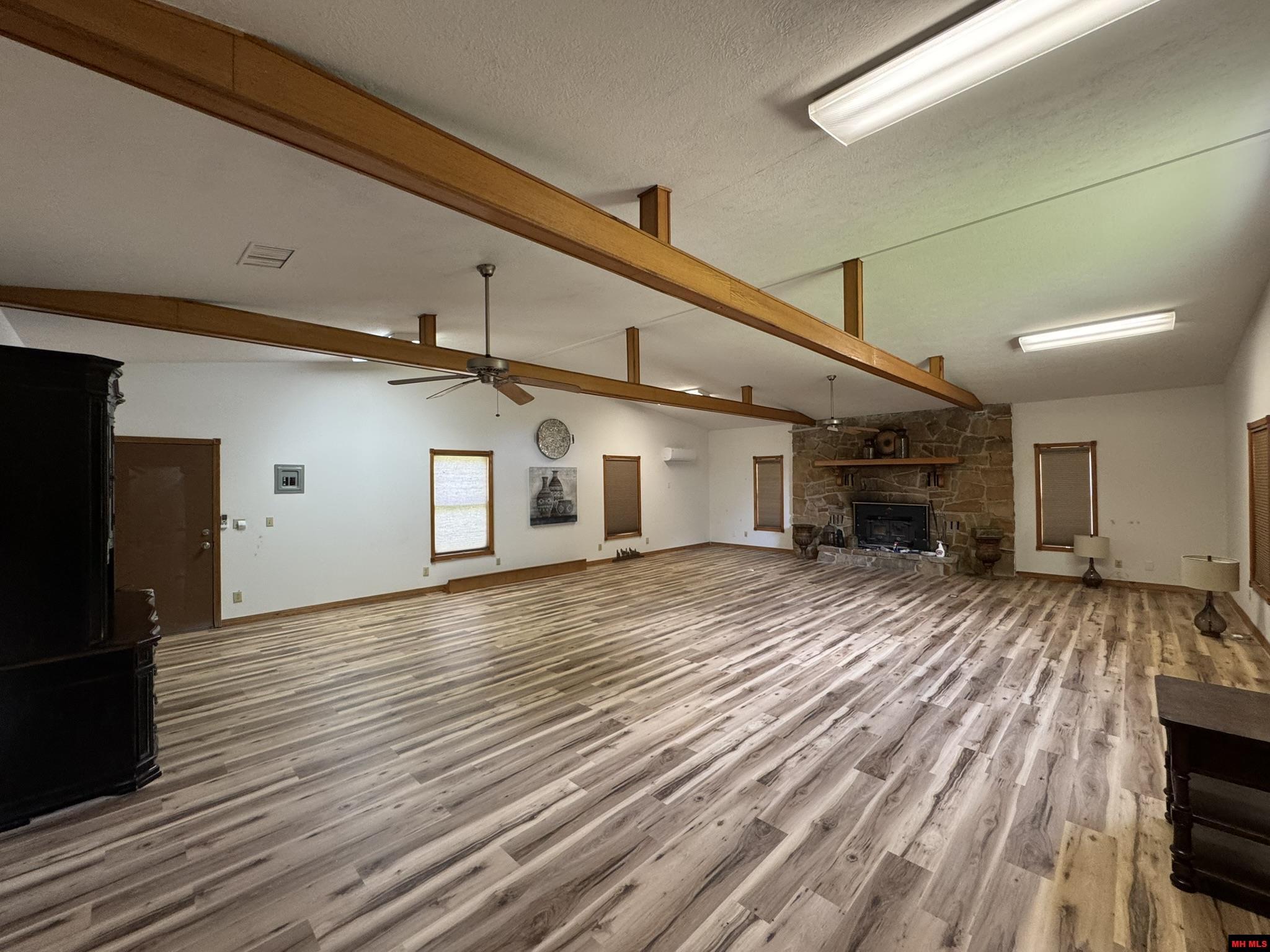 12547 Hwy 201 North