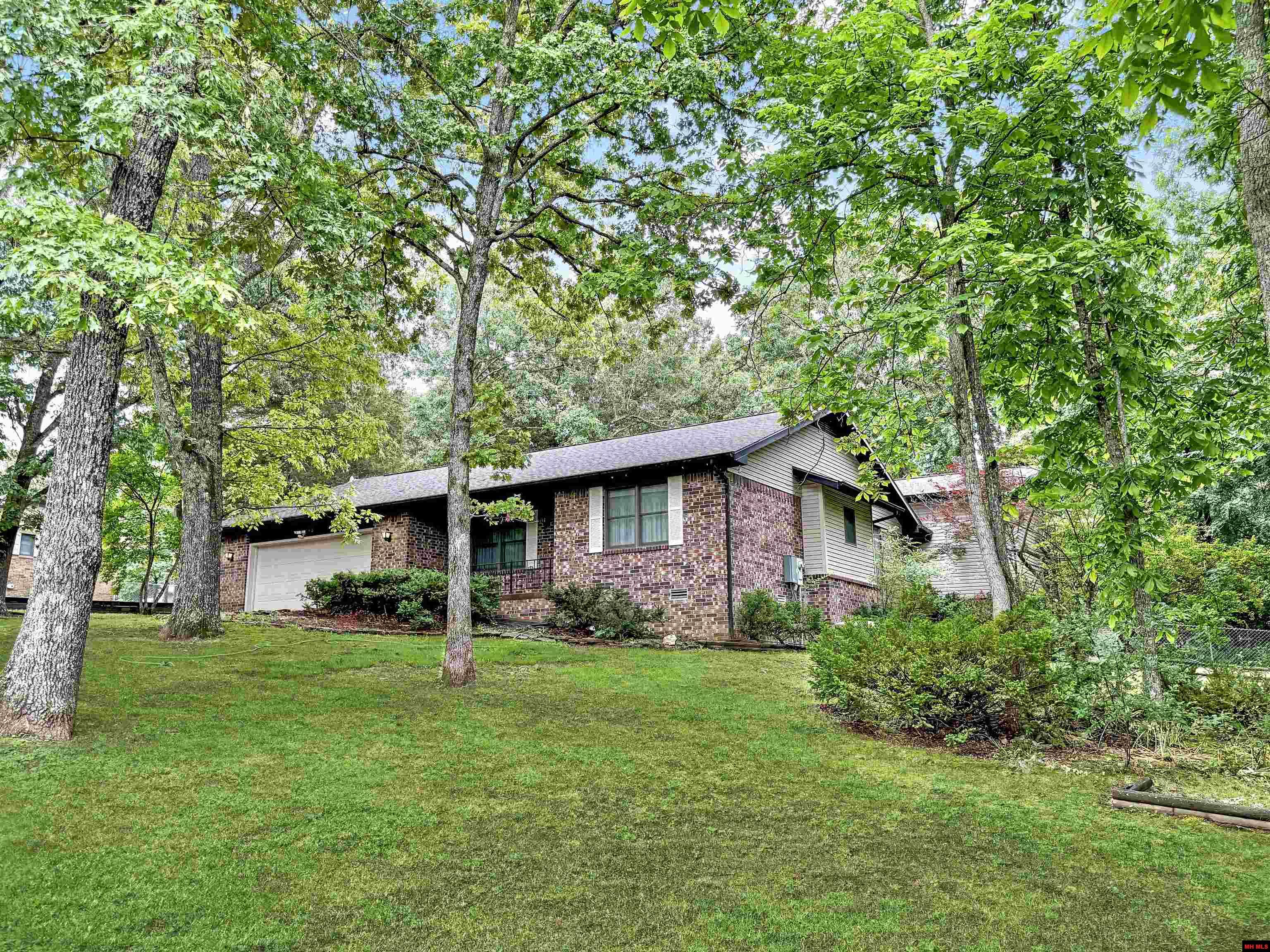 80 Amberwood Lane
