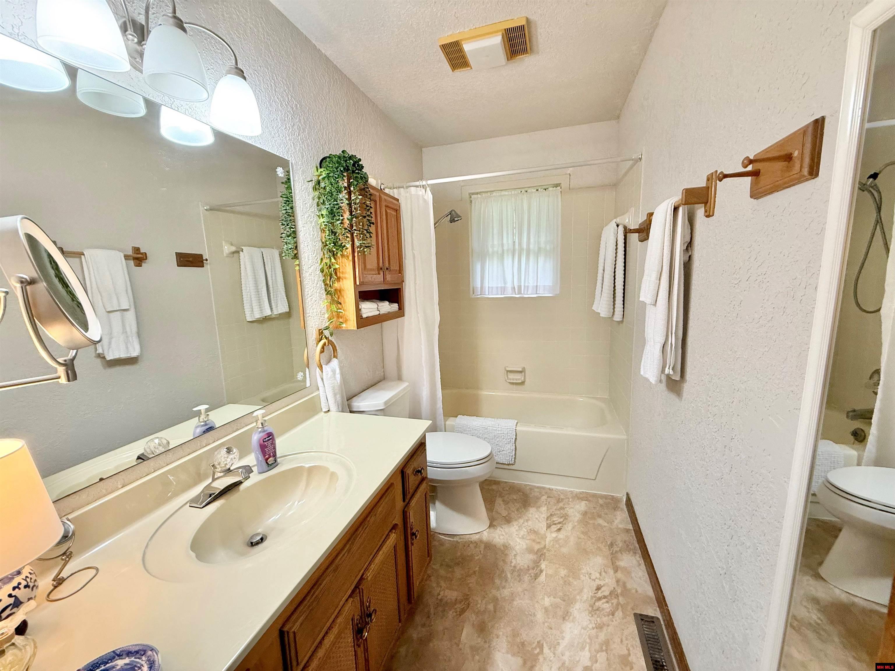 80 Amberwood Lane