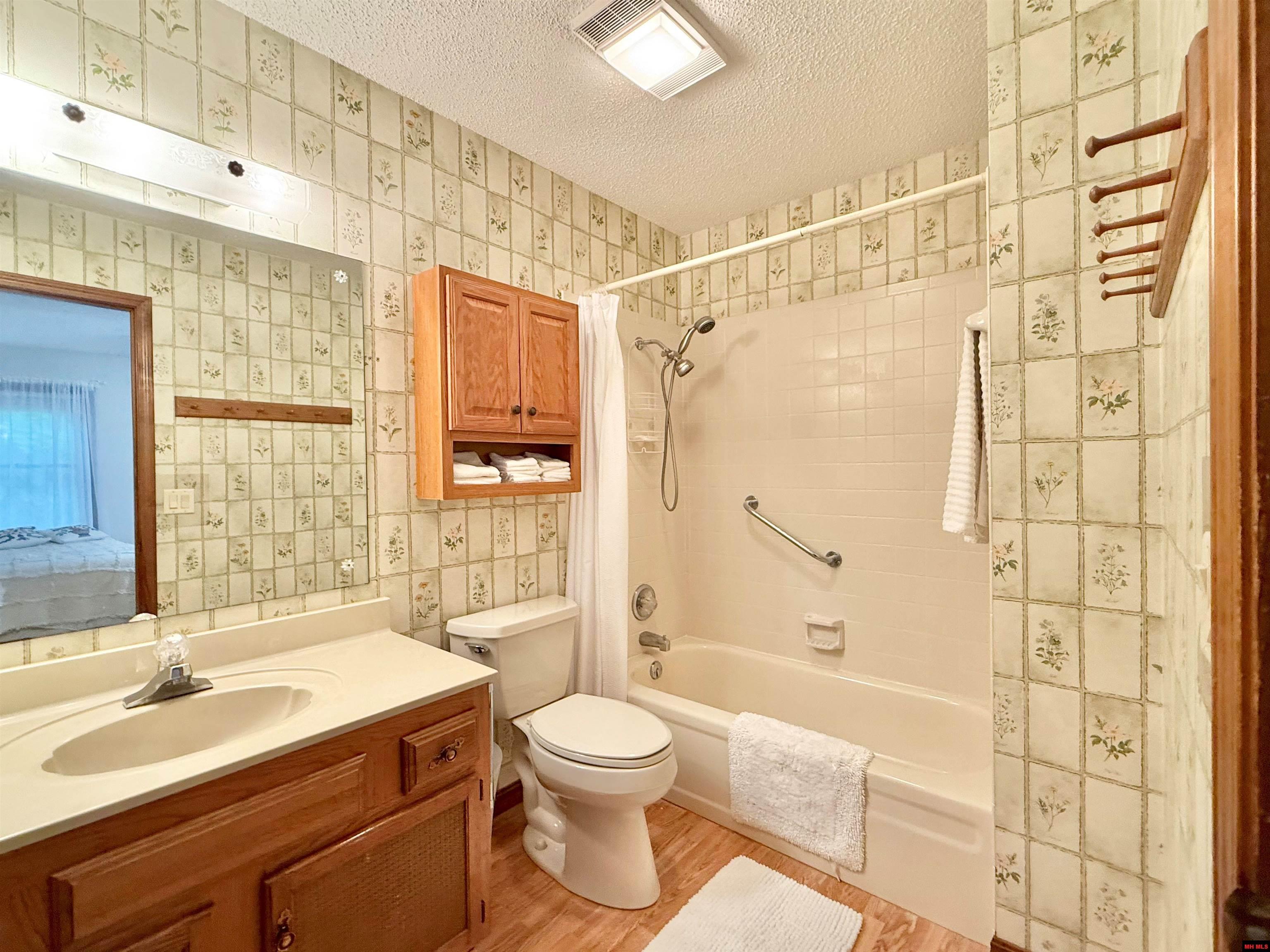 80 Amberwood Lane