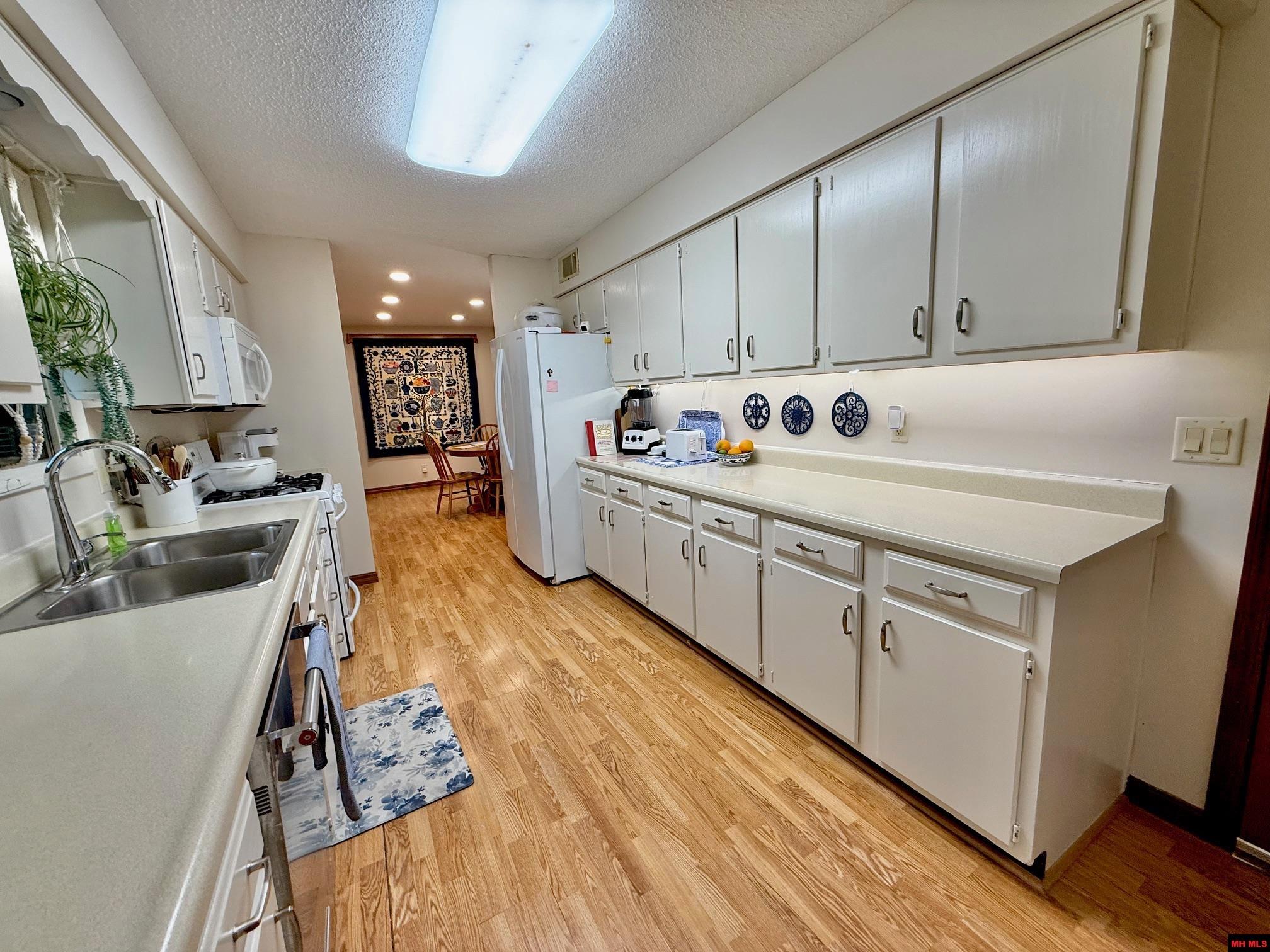 80 Amberwood Lane