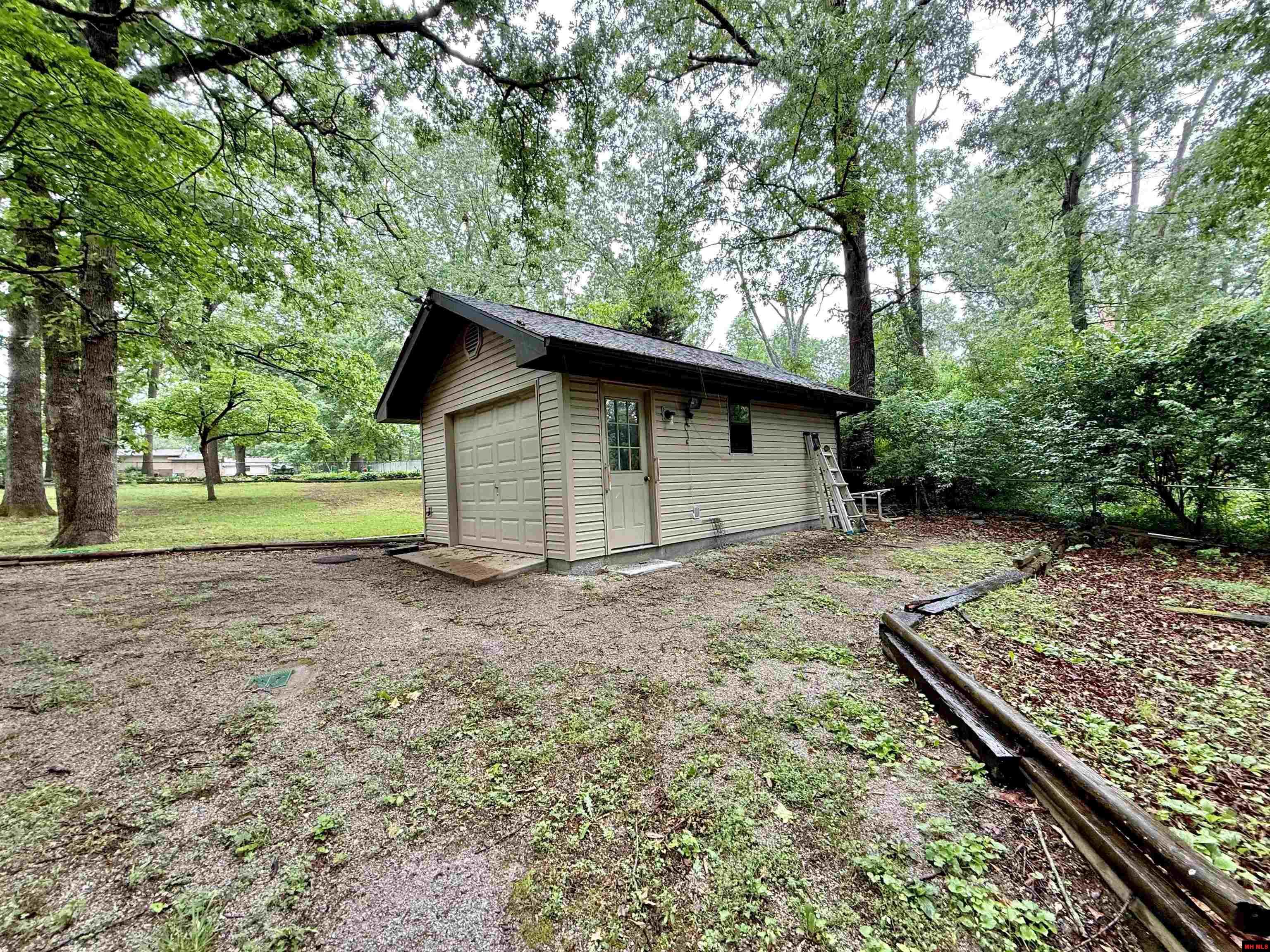 80 Amberwood Lane