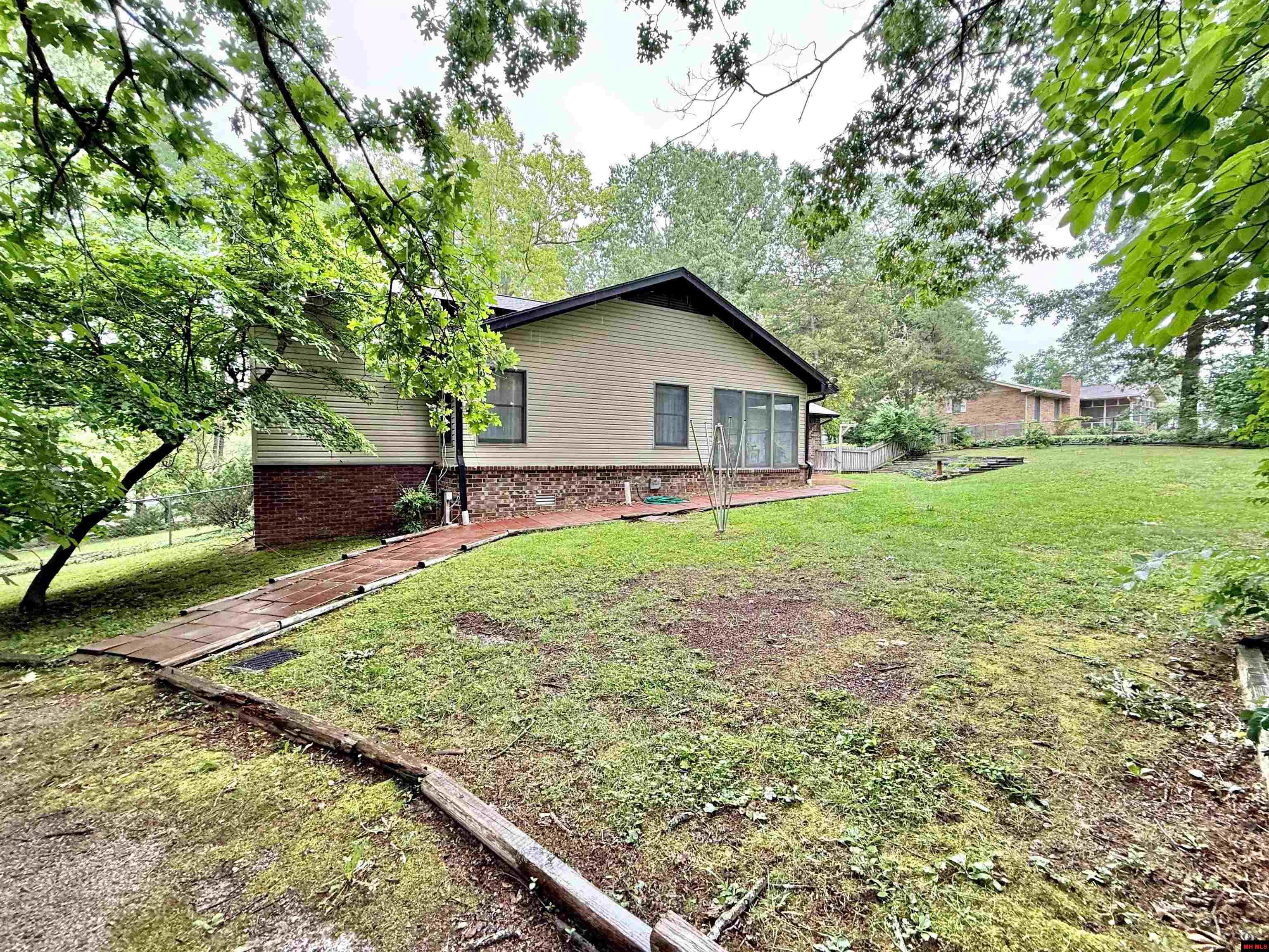 80 Amberwood Lane