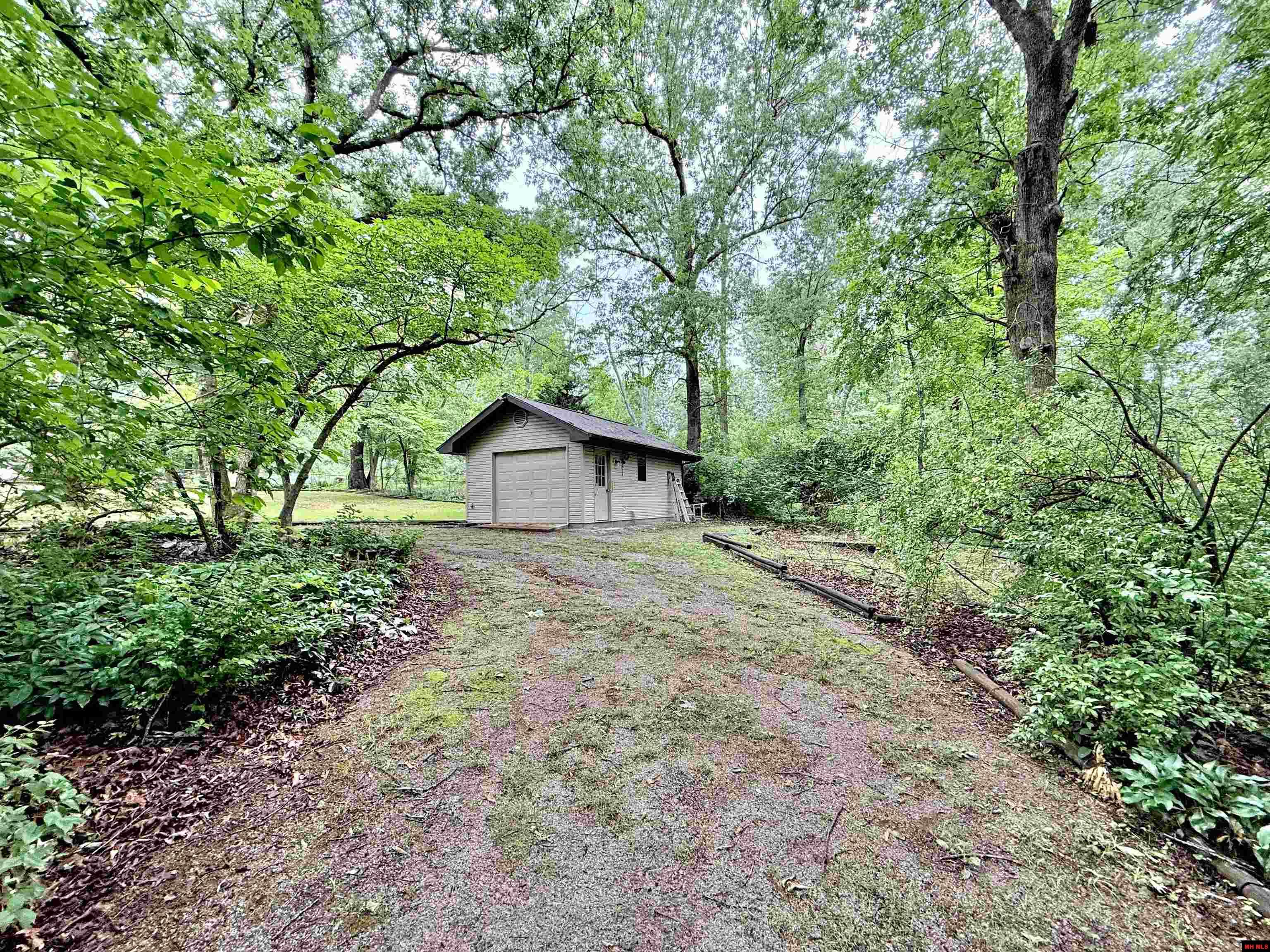 80 Amberwood Lane