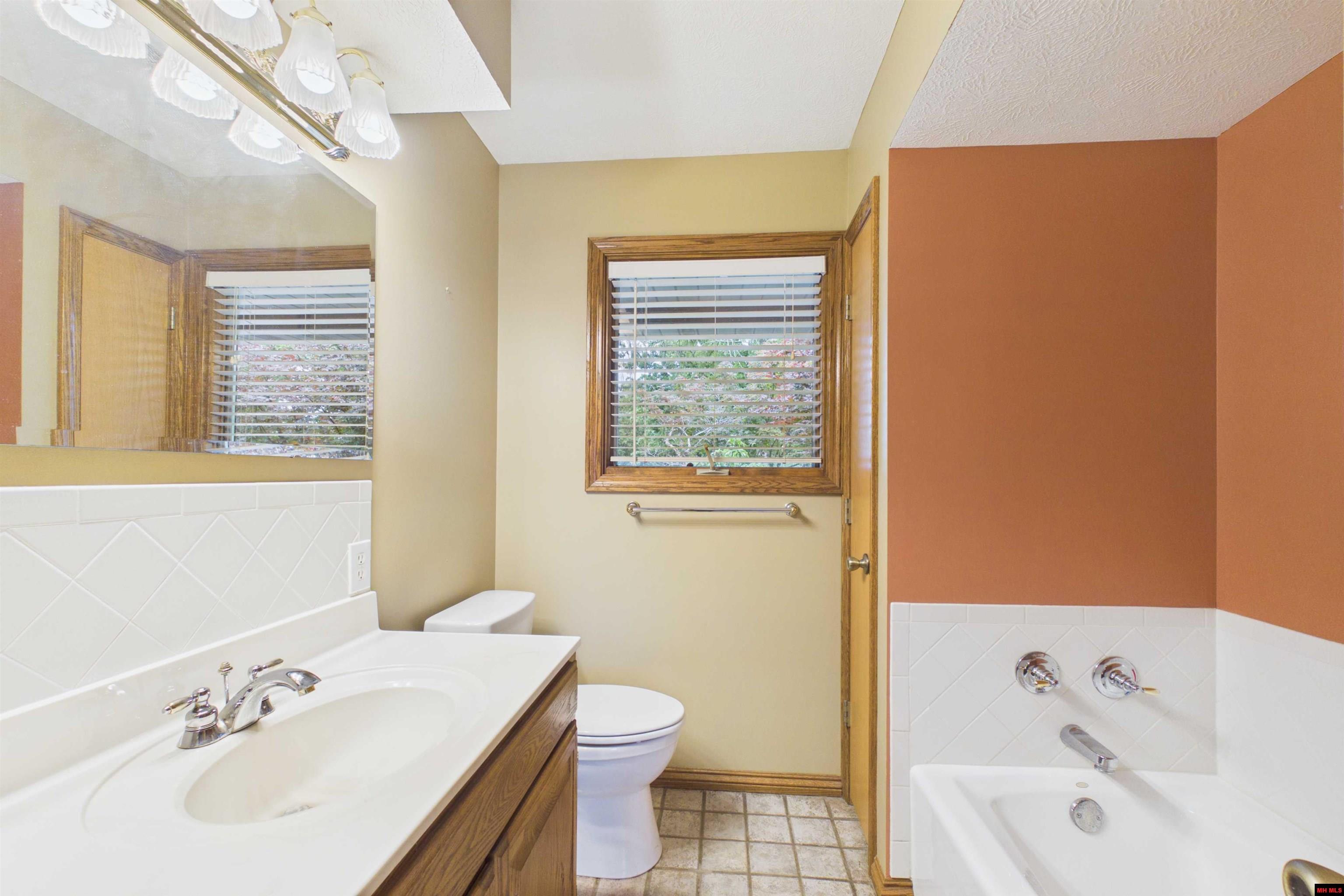 193 Raccoon Ridge Road