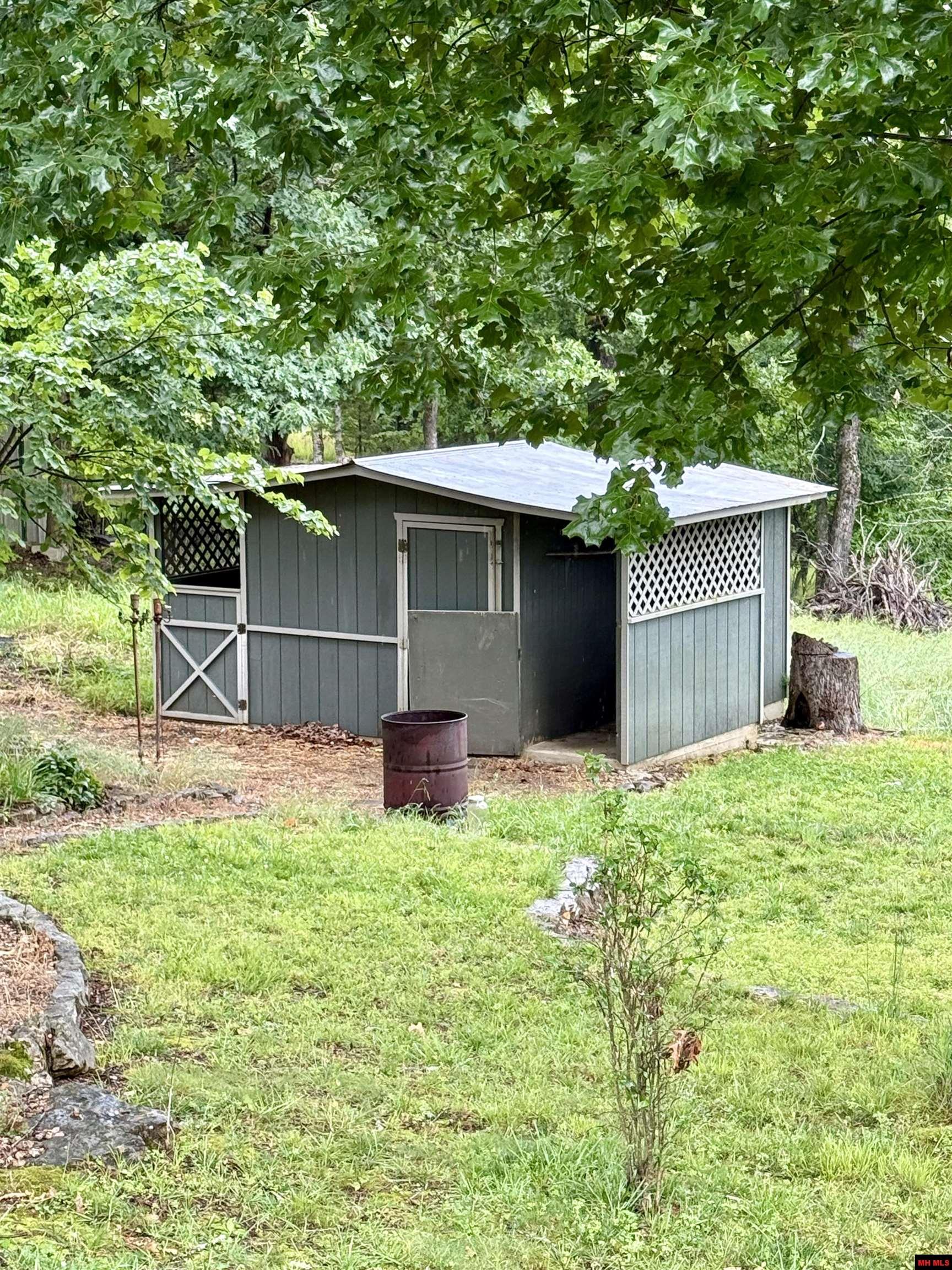 193 Raccoon Ridge Road