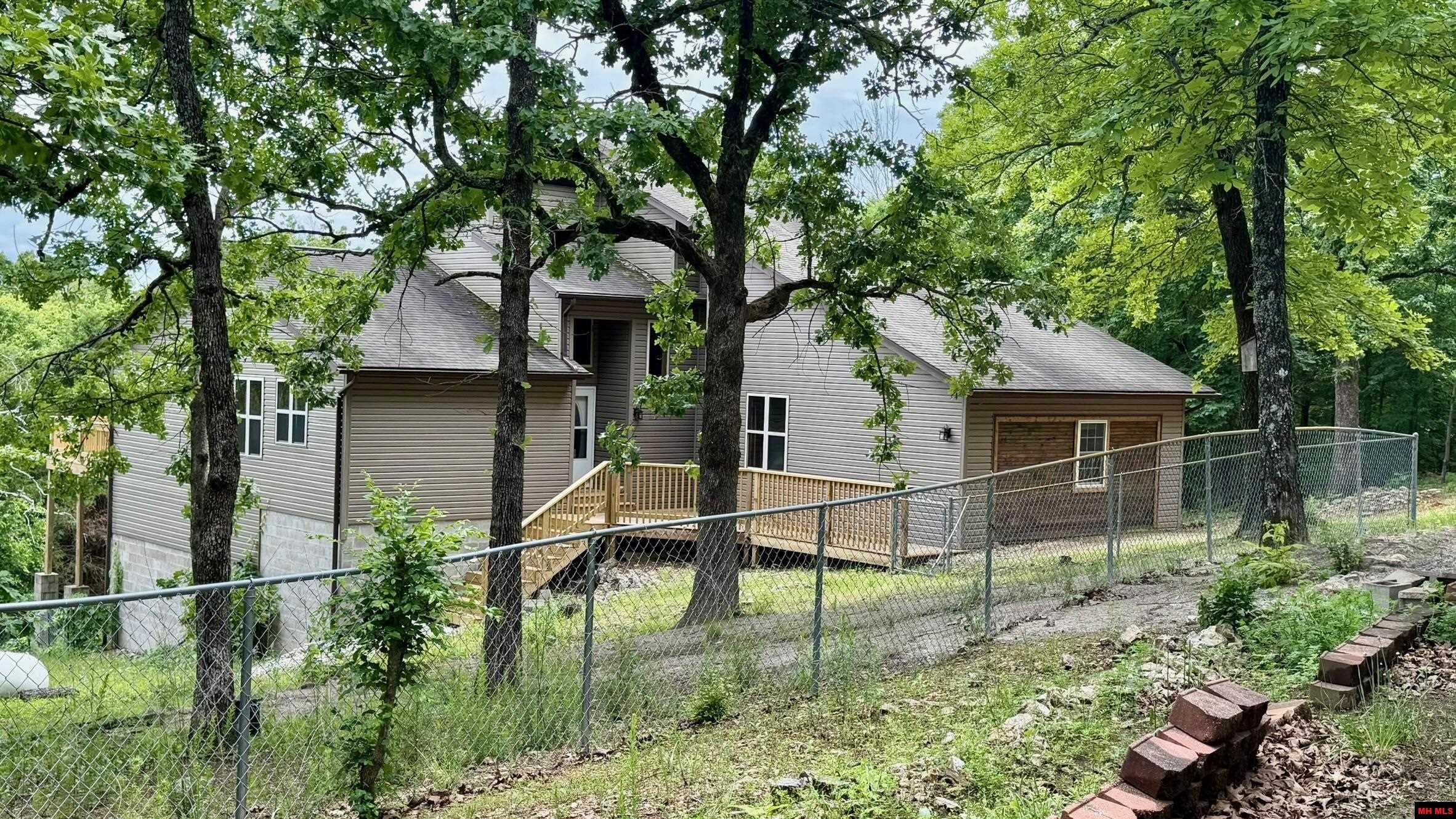 1027 Blue Wing Road