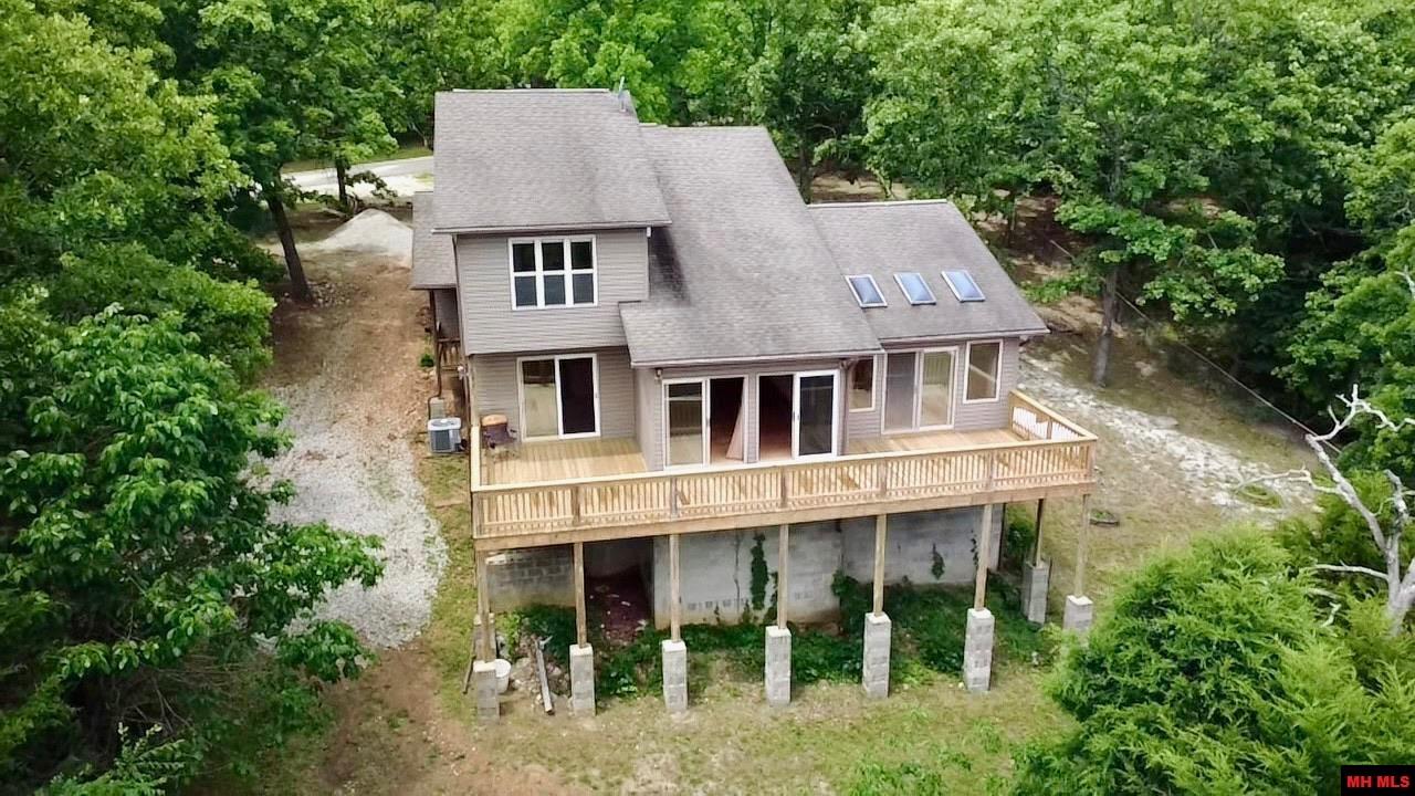 1027 Blue Wing Road