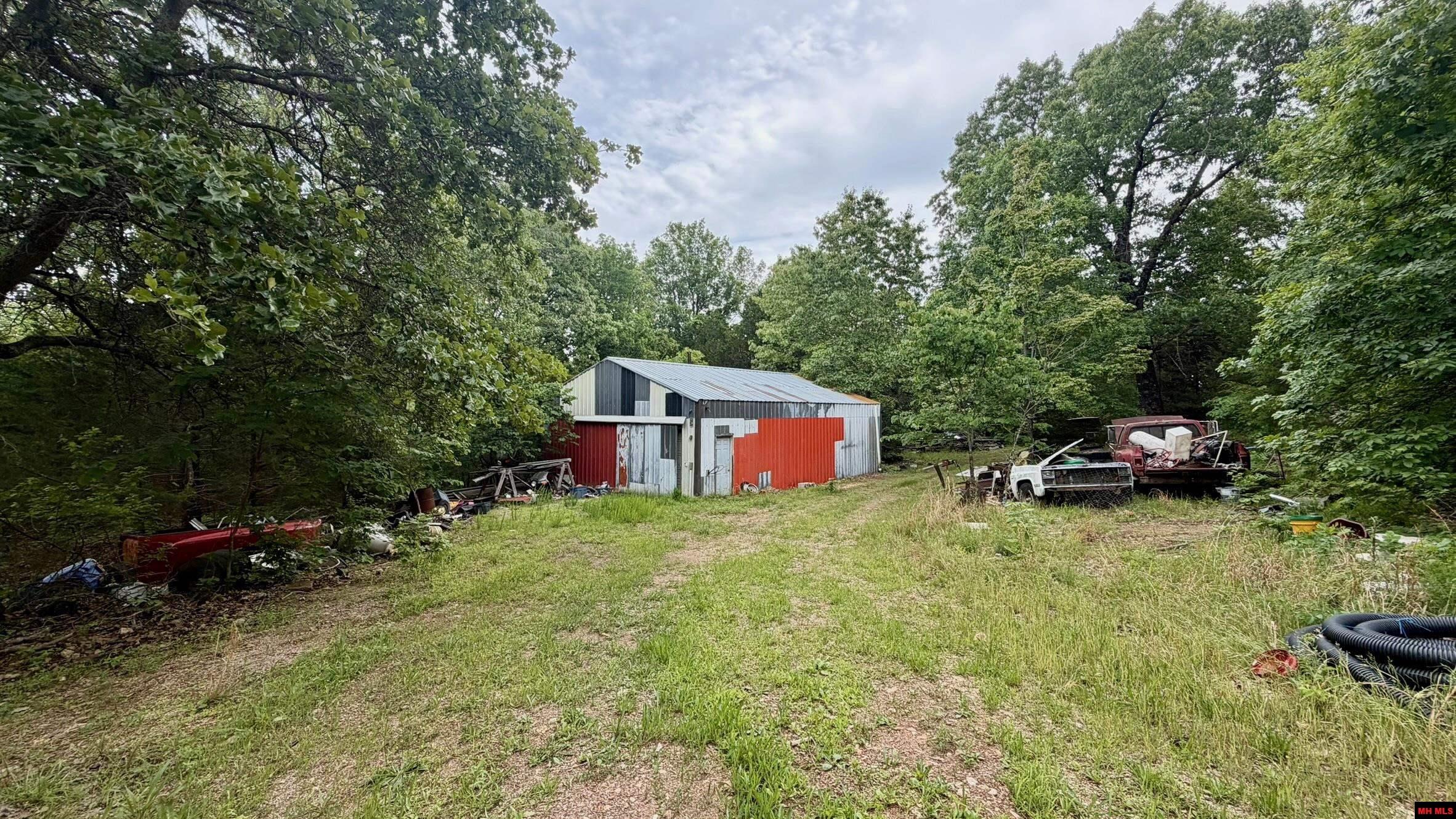 1027 Blue Wing Road