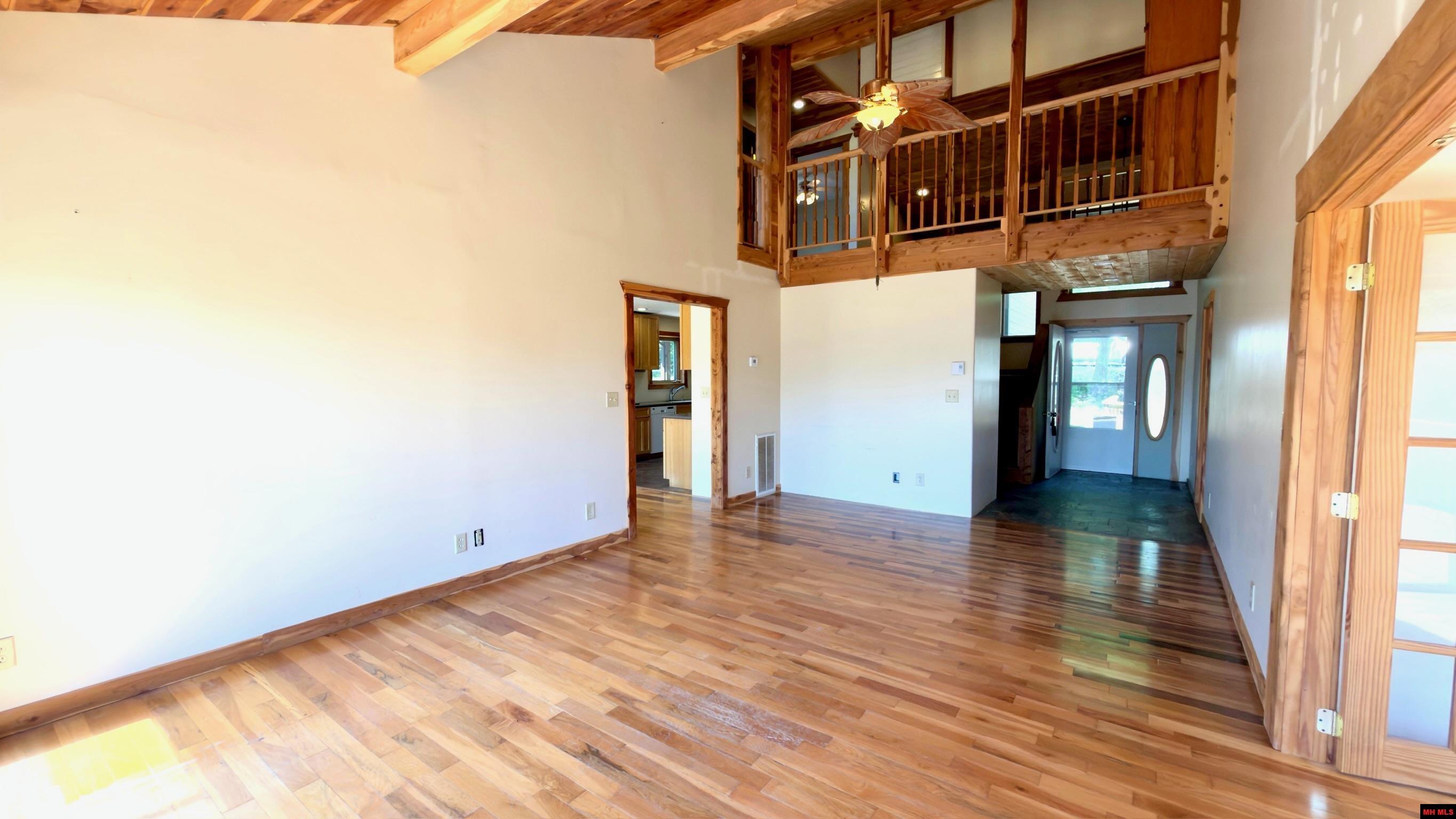 1027 Blue Wing Road