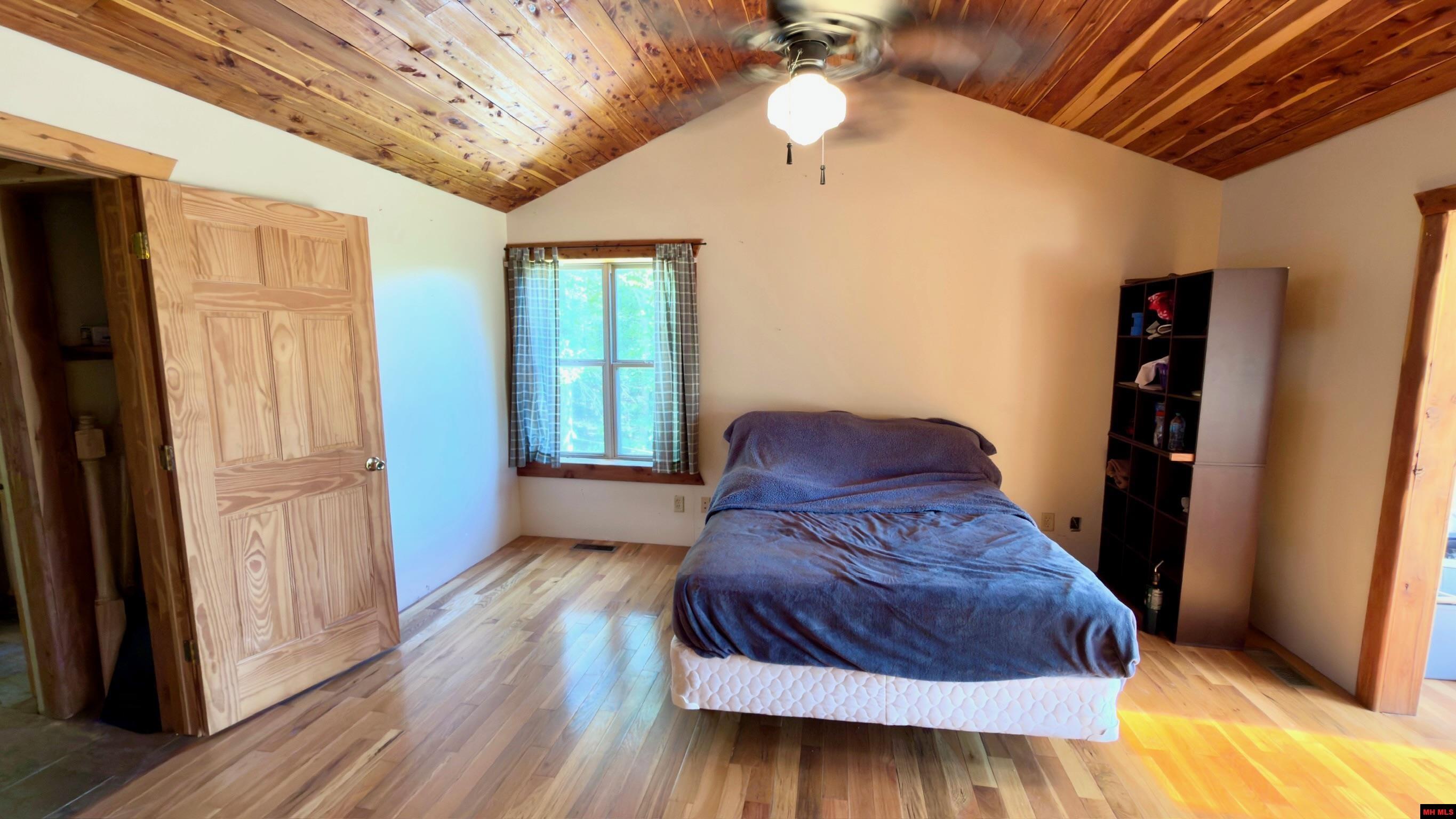 1027 Blue Wing Road