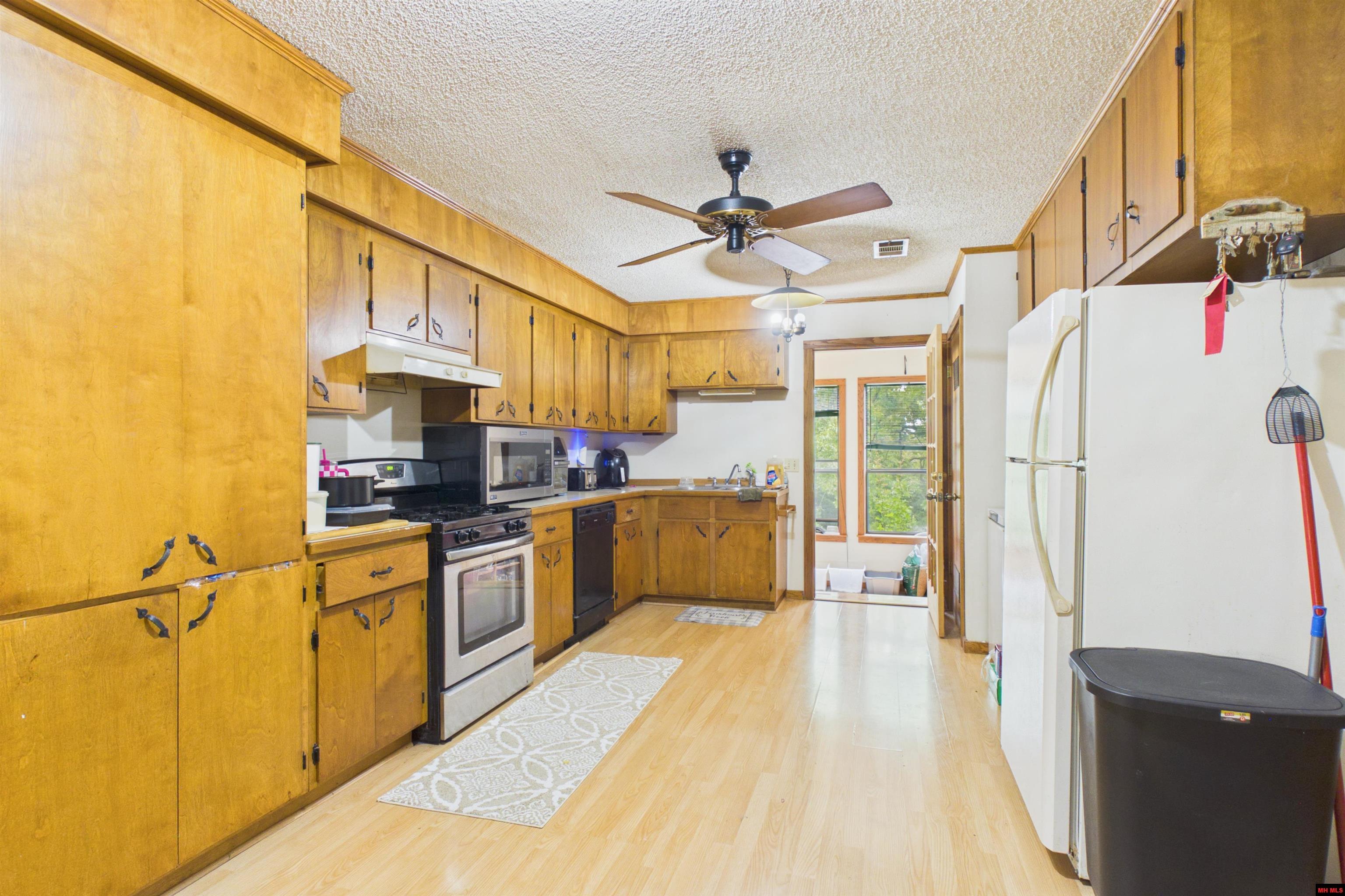 13671 Hwy 62 East