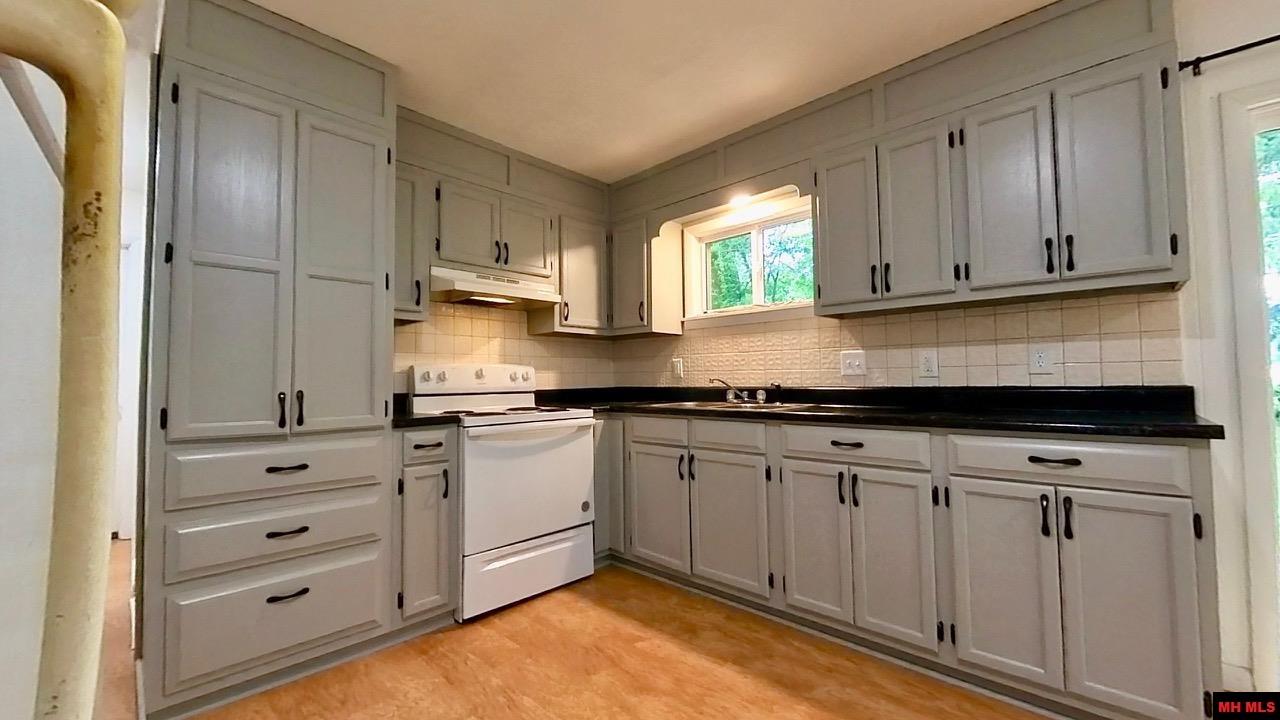 330 E 3RD STREET West Plains, MO