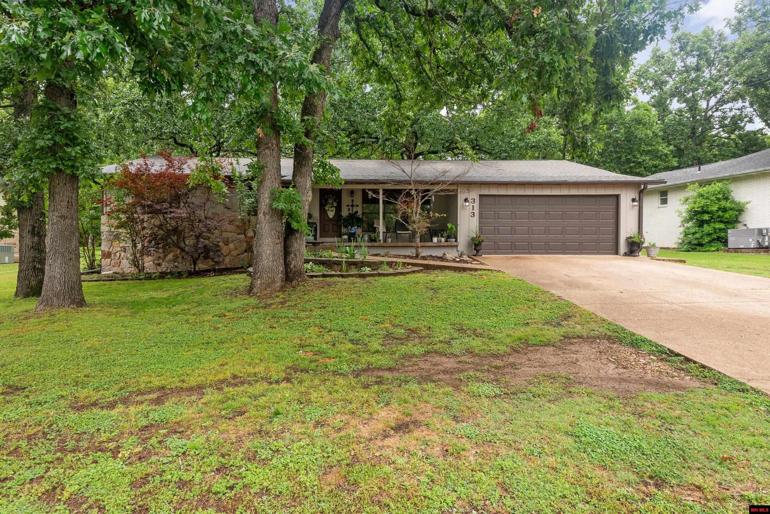 313 Kingswood Drive