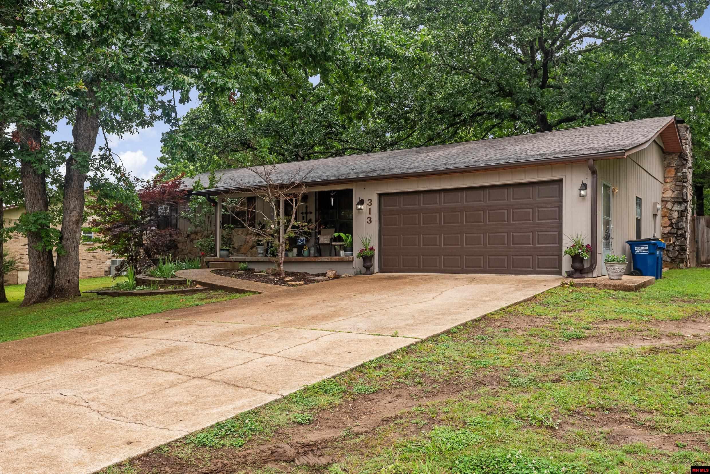 313 Kingswood Drive