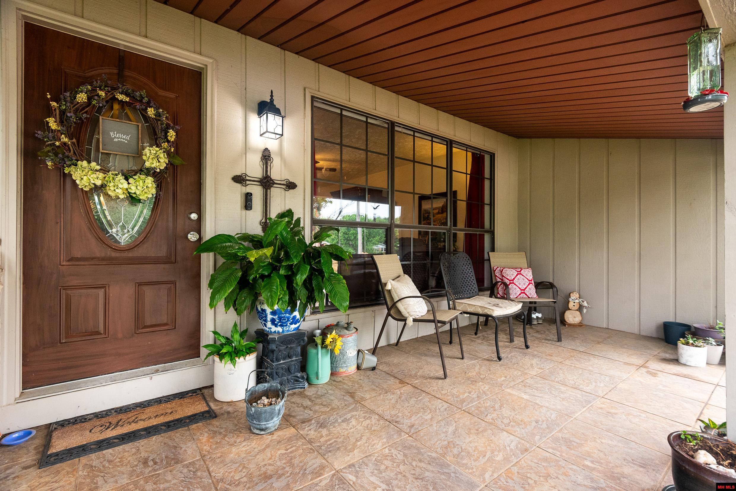 313 Kingswood Drive