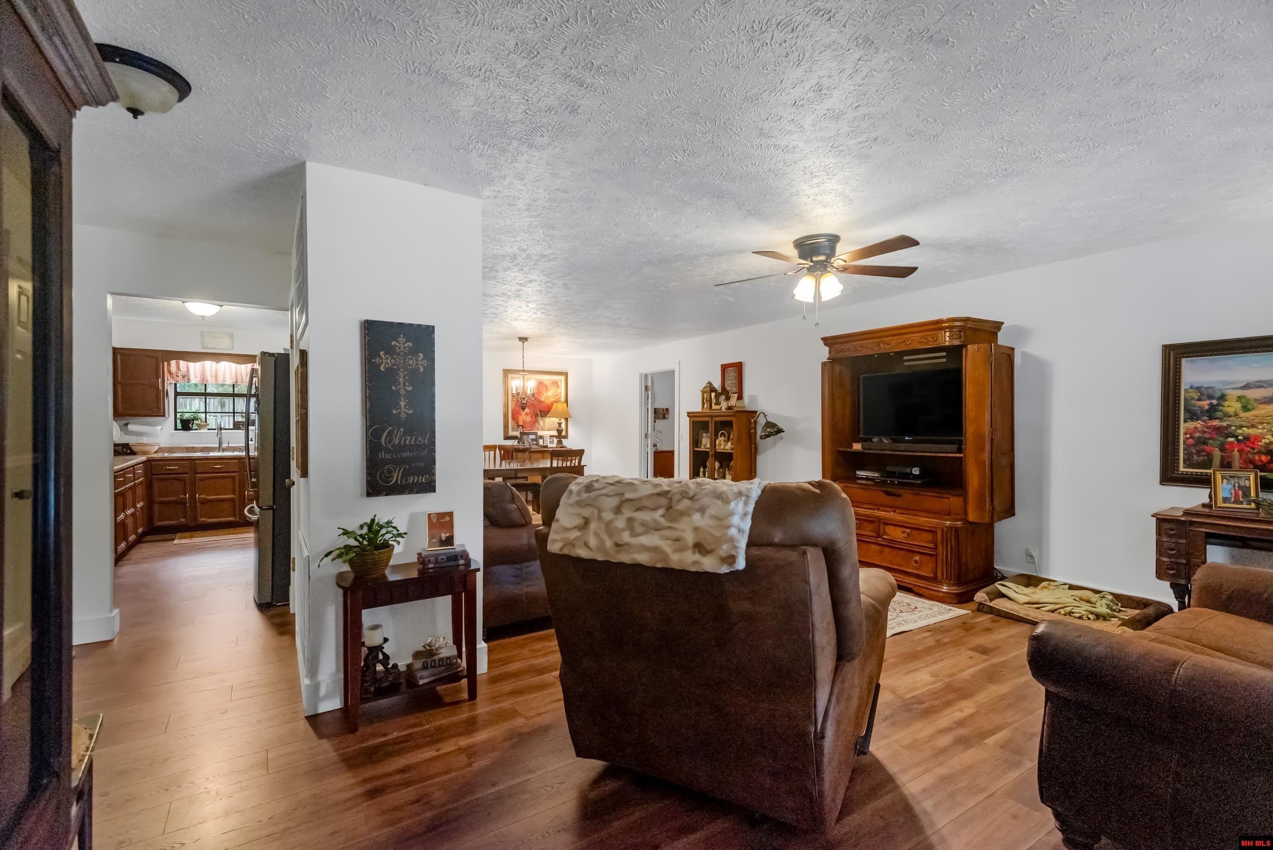 313 Kingswood Drive