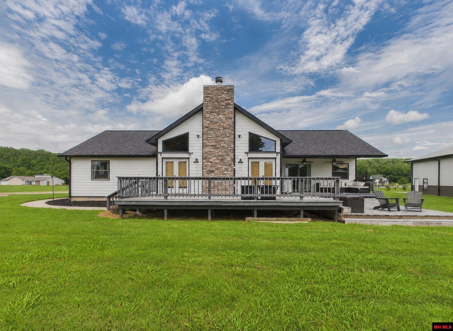 192 VALLEY AIRPORT DRIVE Cotter, AR
