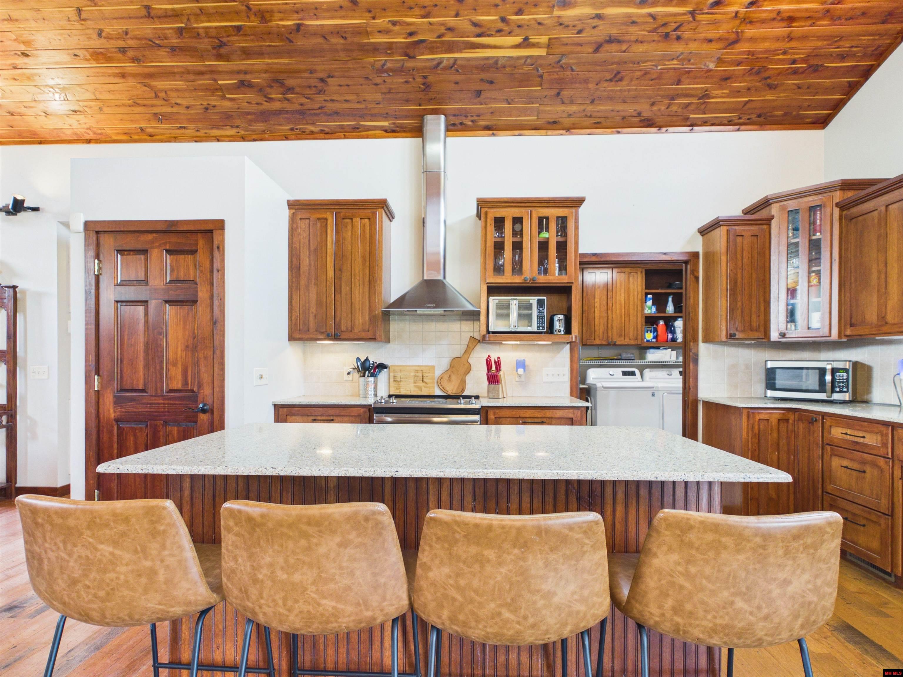192 VALLEY AIRPORT DRIVE Cotter, AR