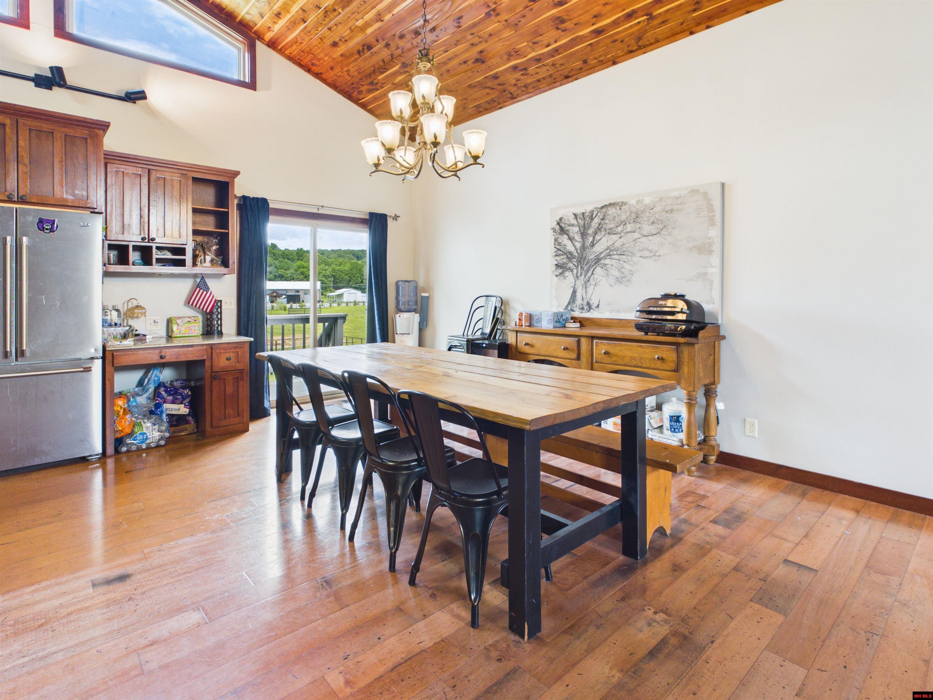 192 VALLEY AIRPORT DRIVE Cotter, AR
