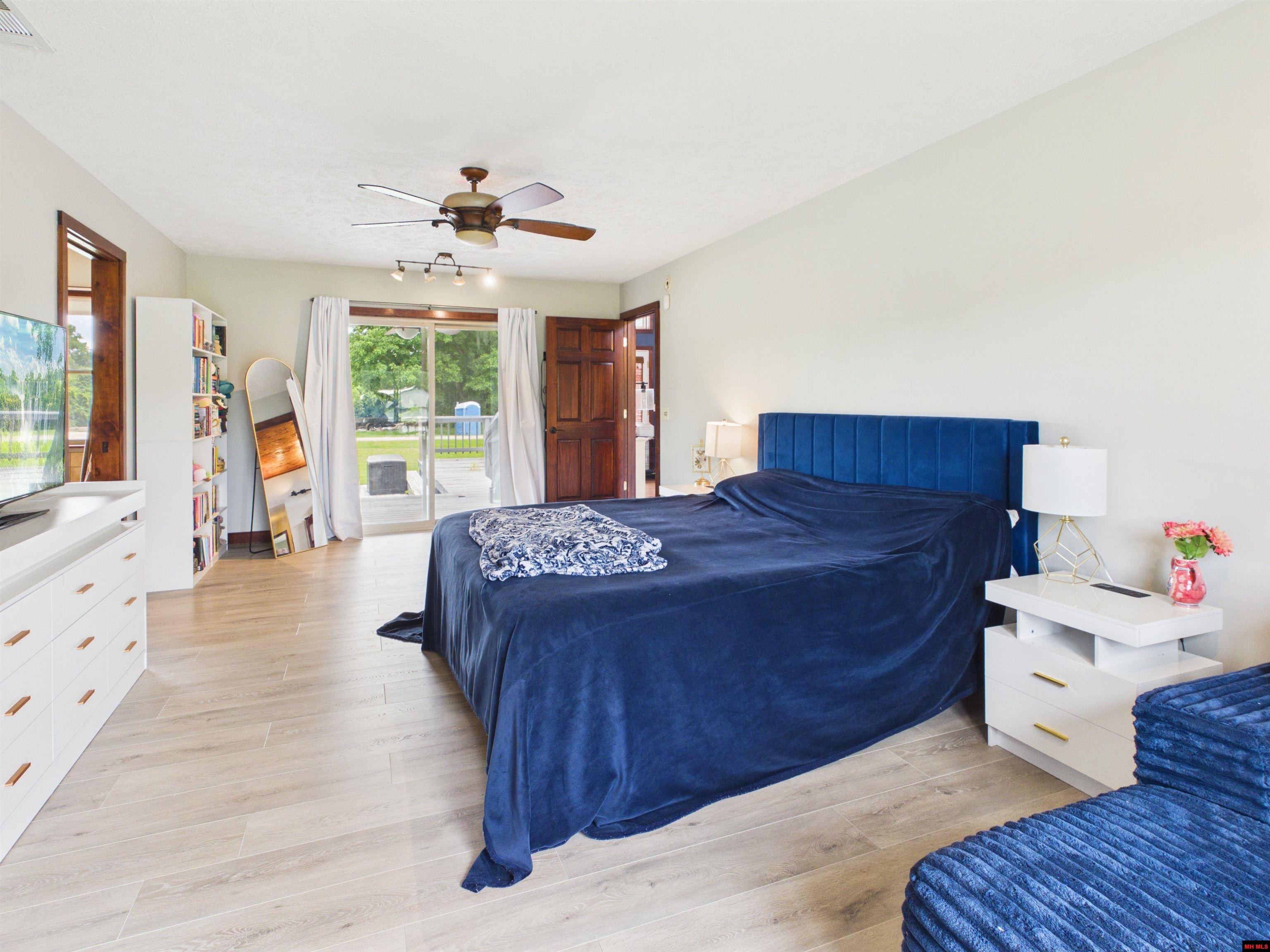 192 VALLEY AIRPORT DRIVE Cotter, AR
