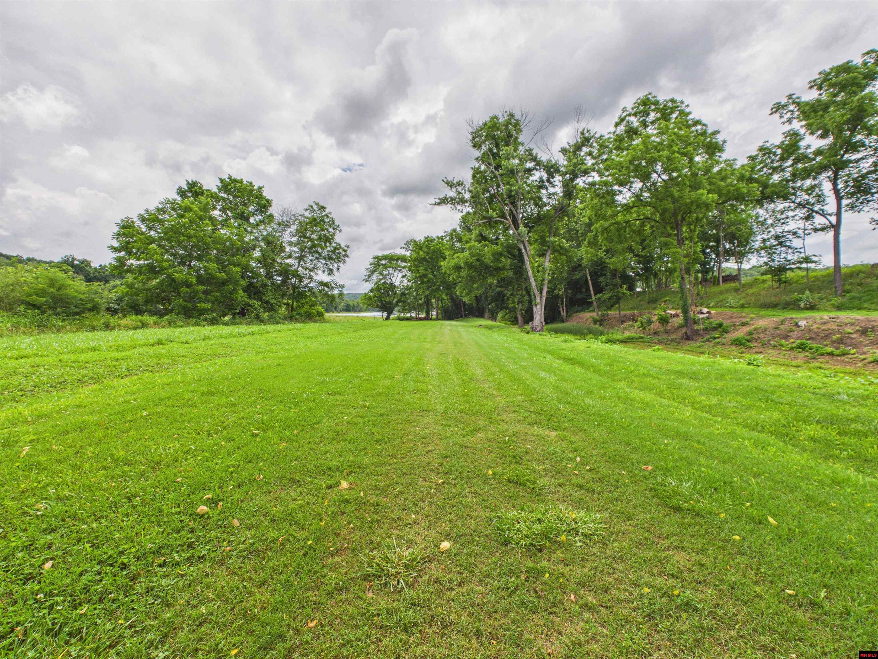 192 VALLEY AIRPORT DRIVE Cotter, AR