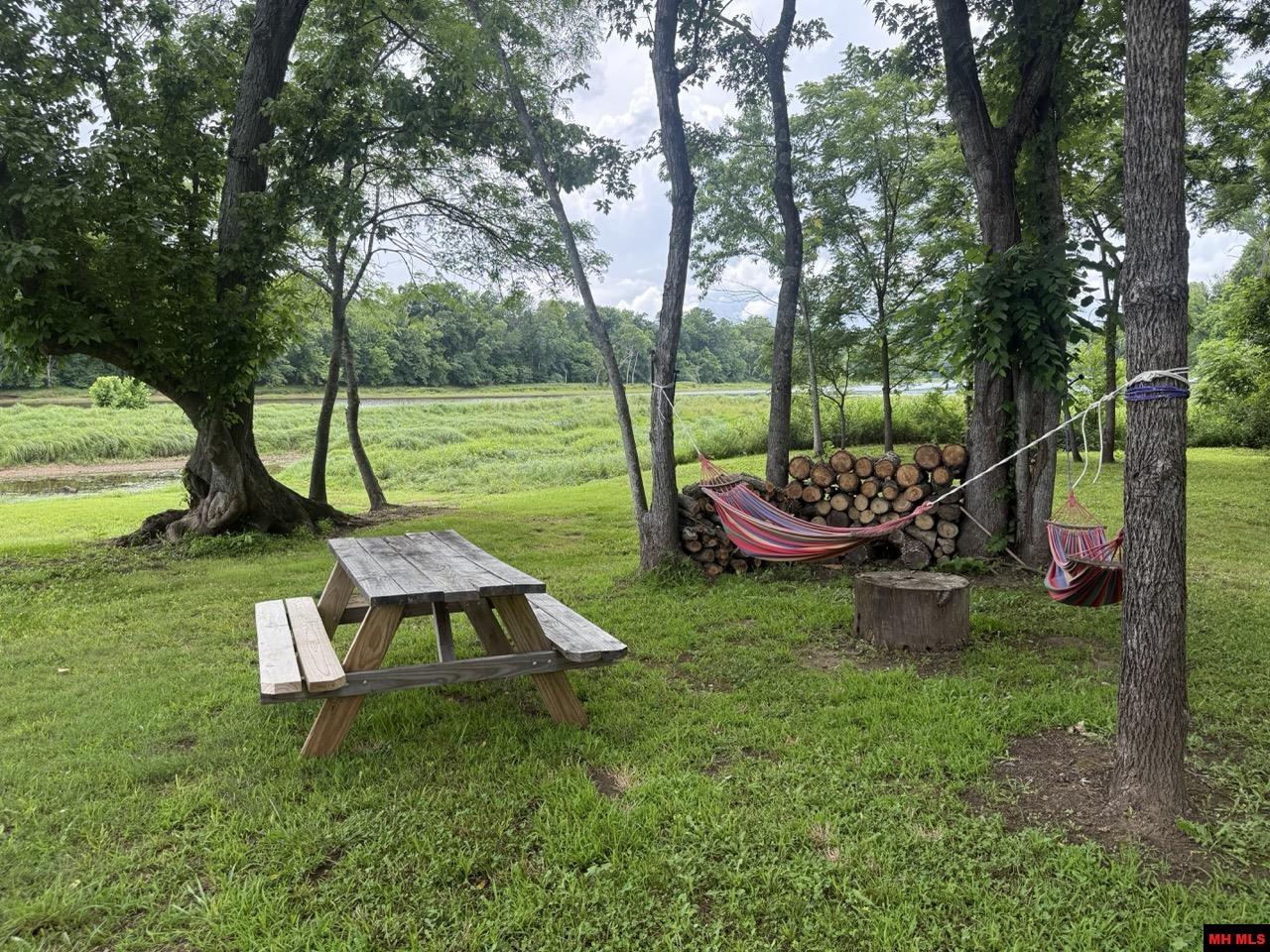 192 VALLEY AIRPORT DRIVE Cotter, AR