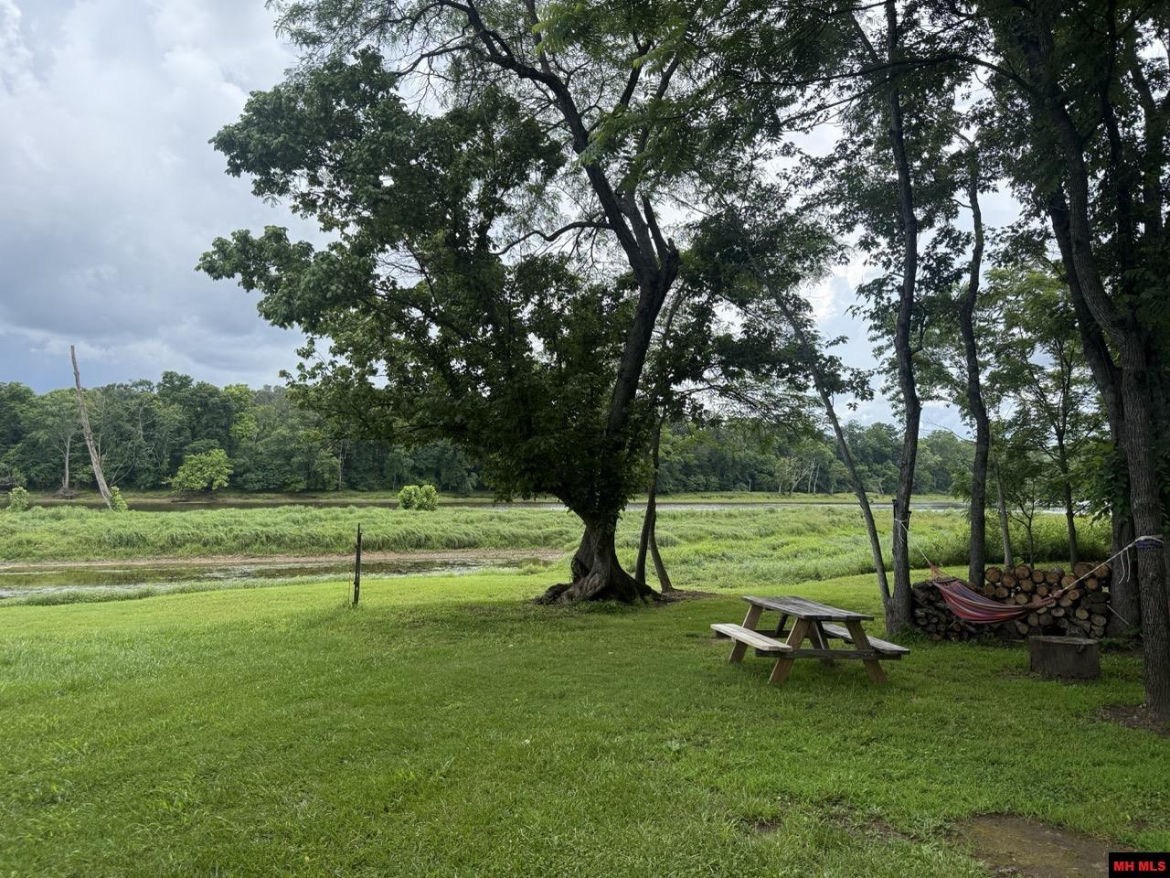 192 VALLEY AIRPORT DRIVE Cotter, AR
