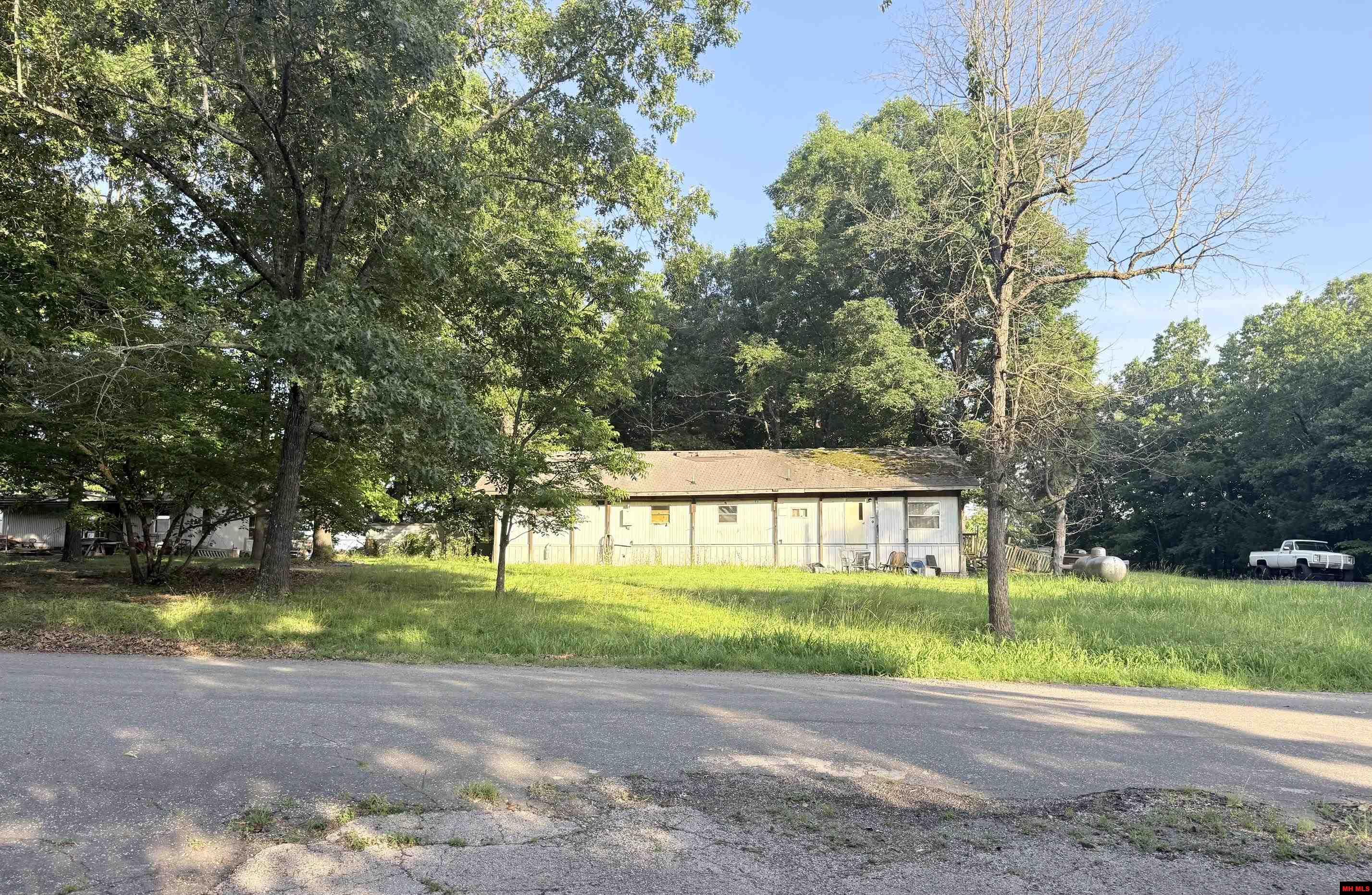 902 SHORECREST DRIVE Bull Shoals, AR