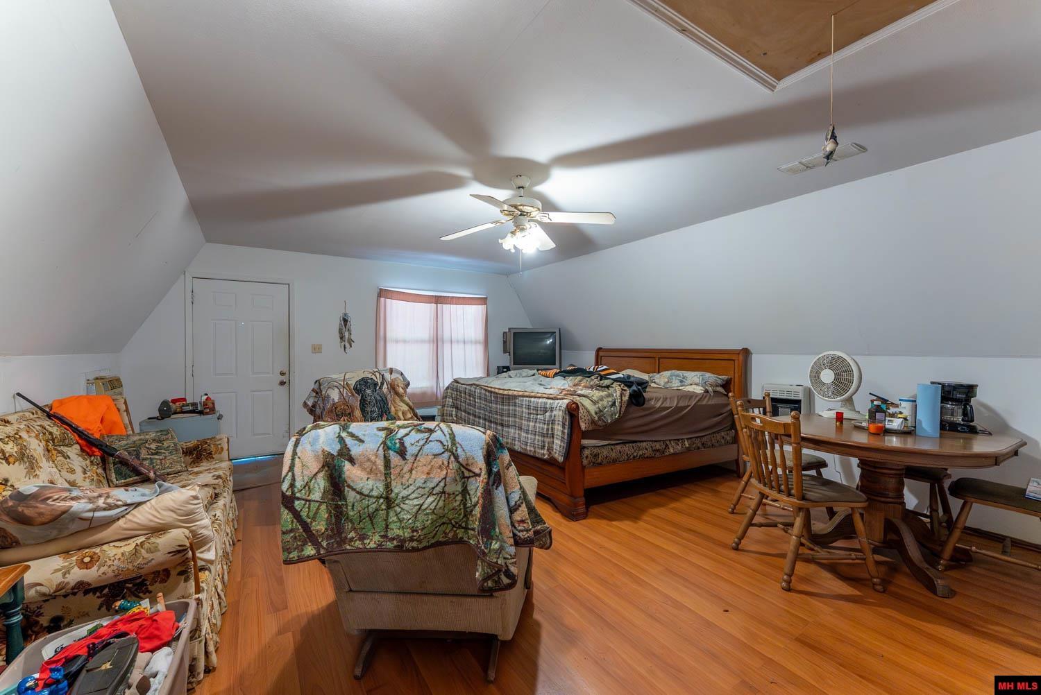 17 MARY DRIVE Hardy, AR