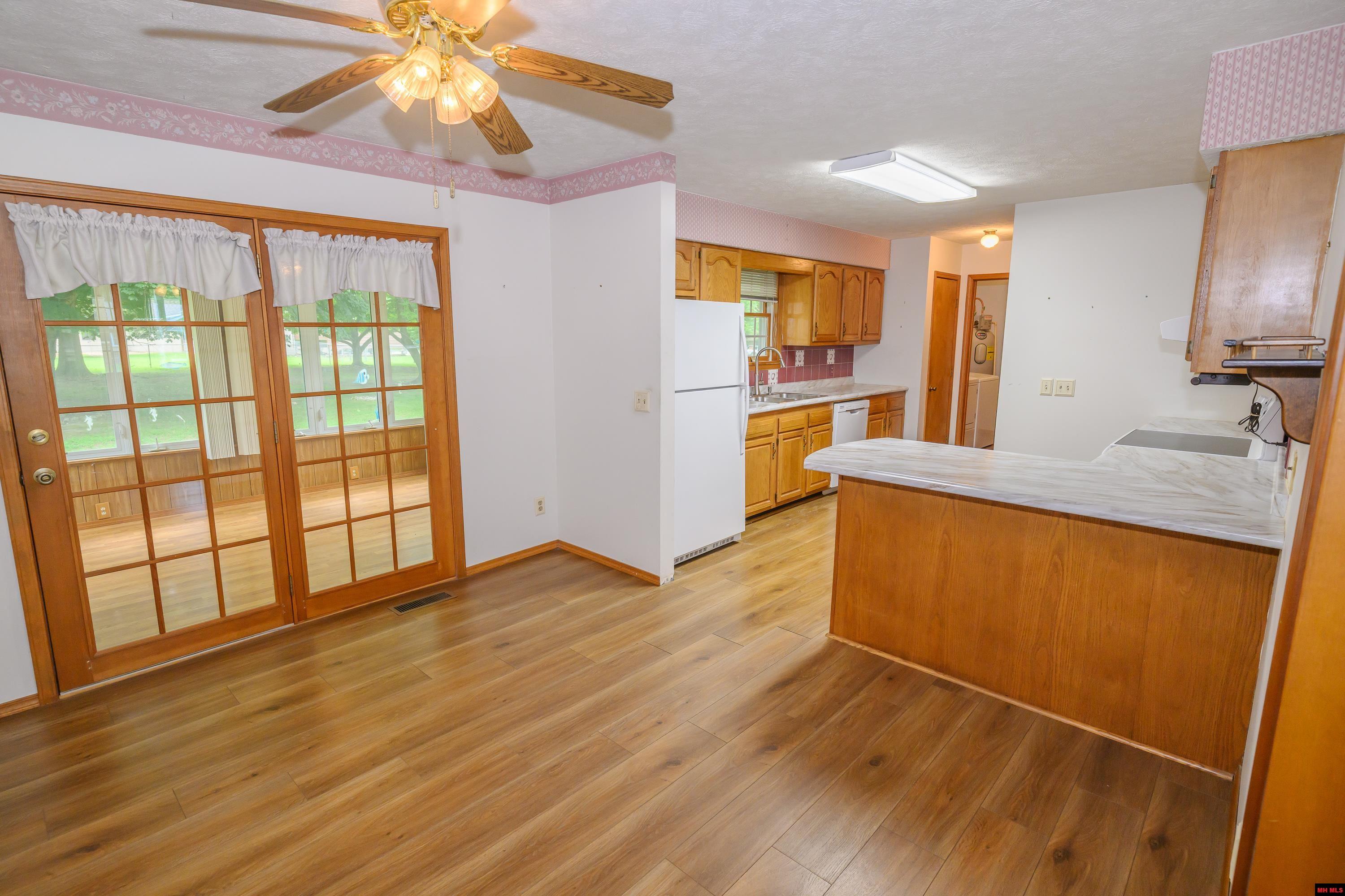 53 CHERRY BLOSSOM DRIVE Mountain Home, AR