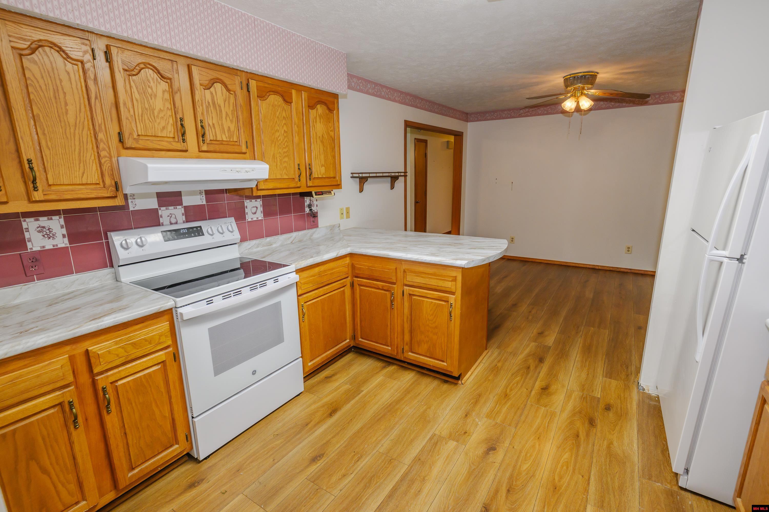 53 CHERRY BLOSSOM DRIVE Mountain Home, AR