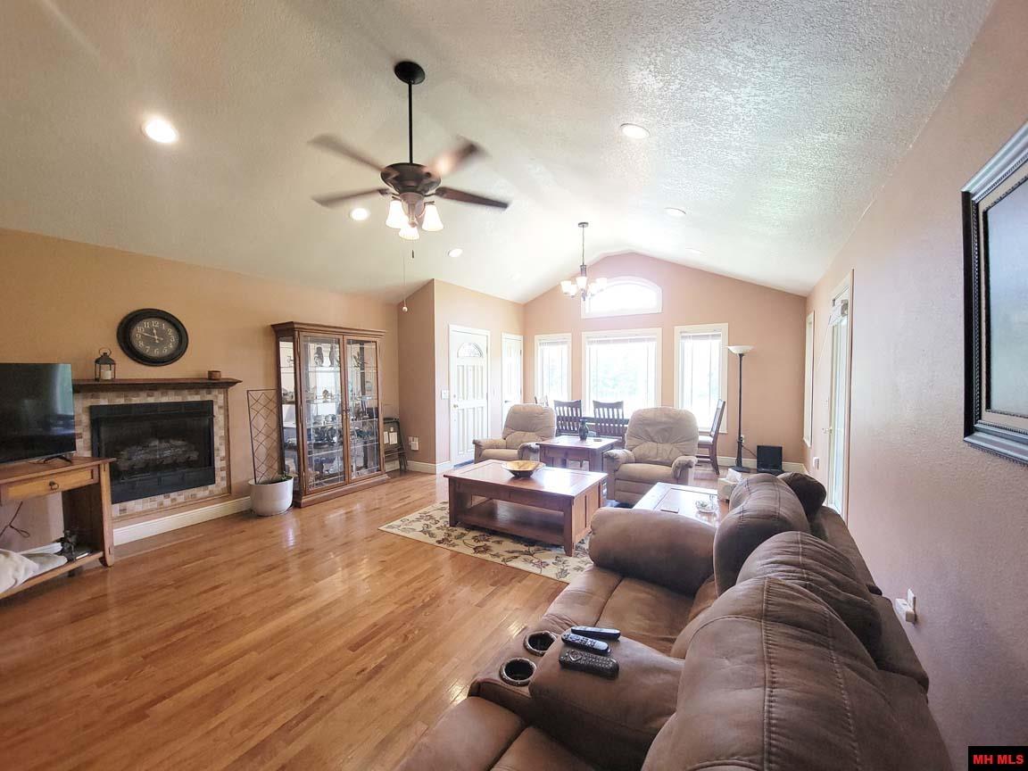 1345 SYCAMORE SPRINGS ROAD Mountain Home, AR