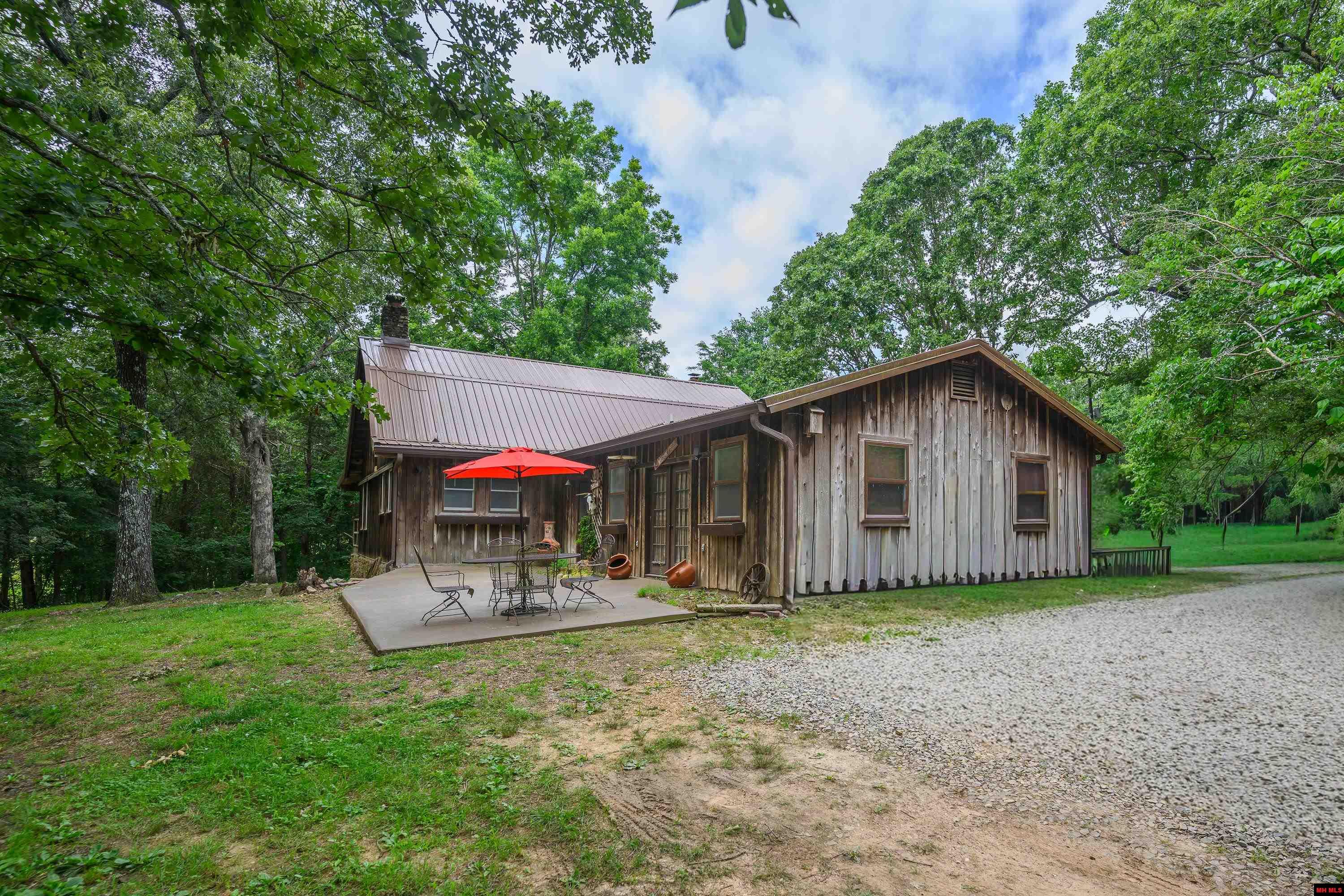 4409 Pleasant Valley Road