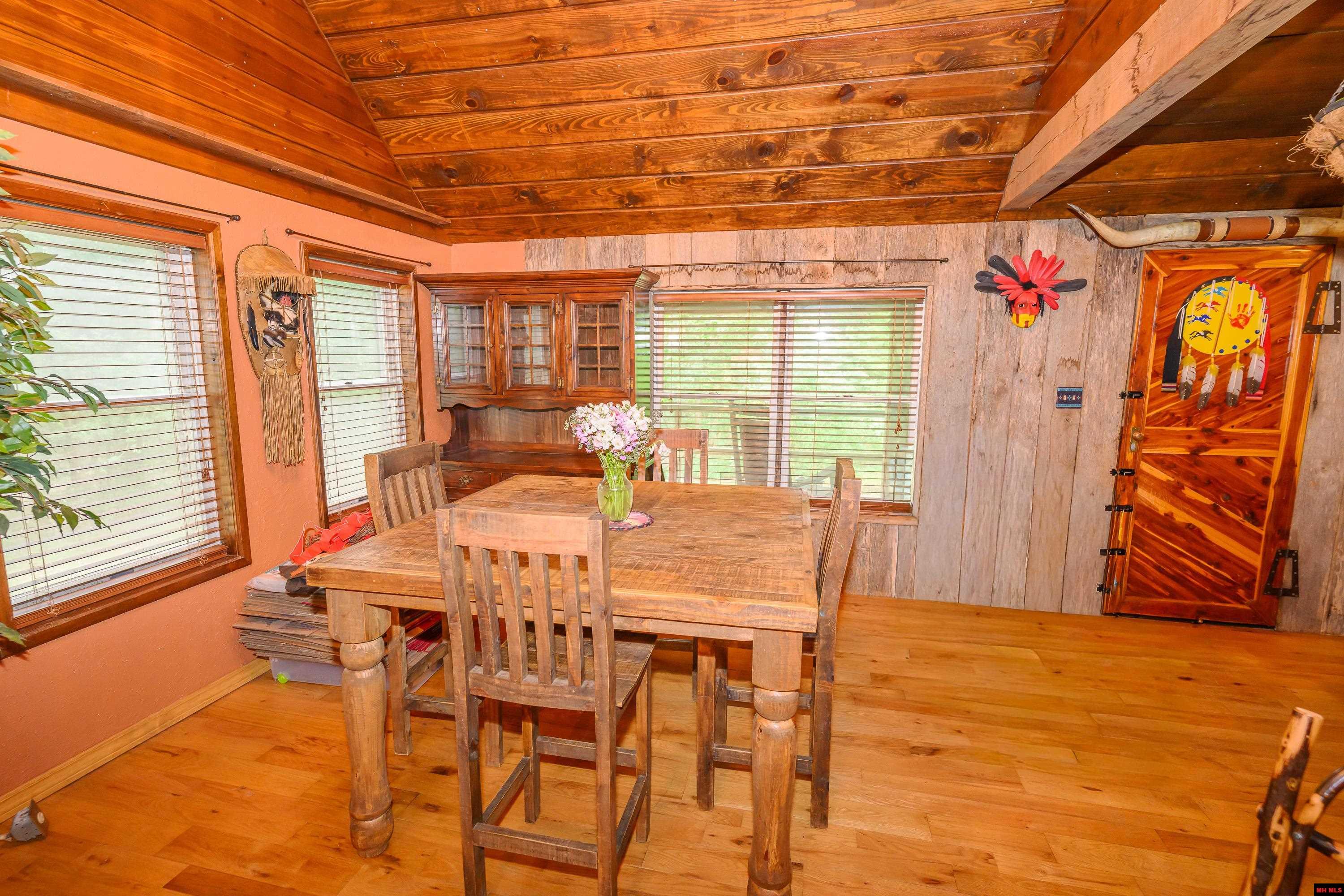 4409 Pleasant Valley Road